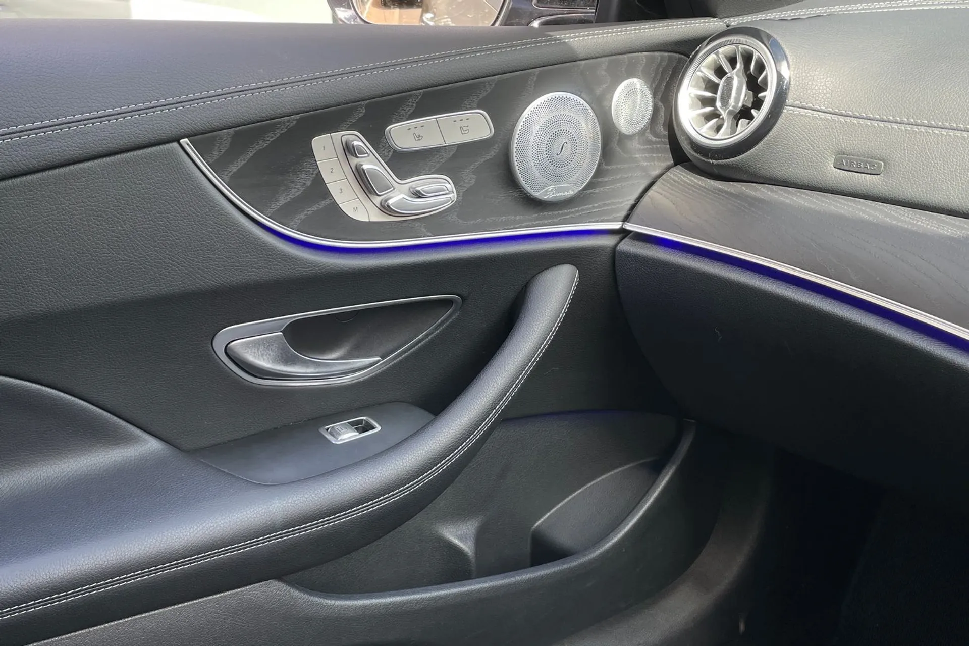 MERCEDES-BENZ E CLASS thumbnail image number 39