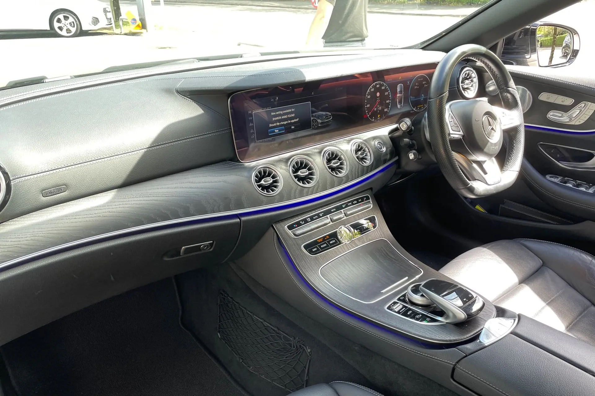 MERCEDES-BENZ E CLASS thumbnail image number 26