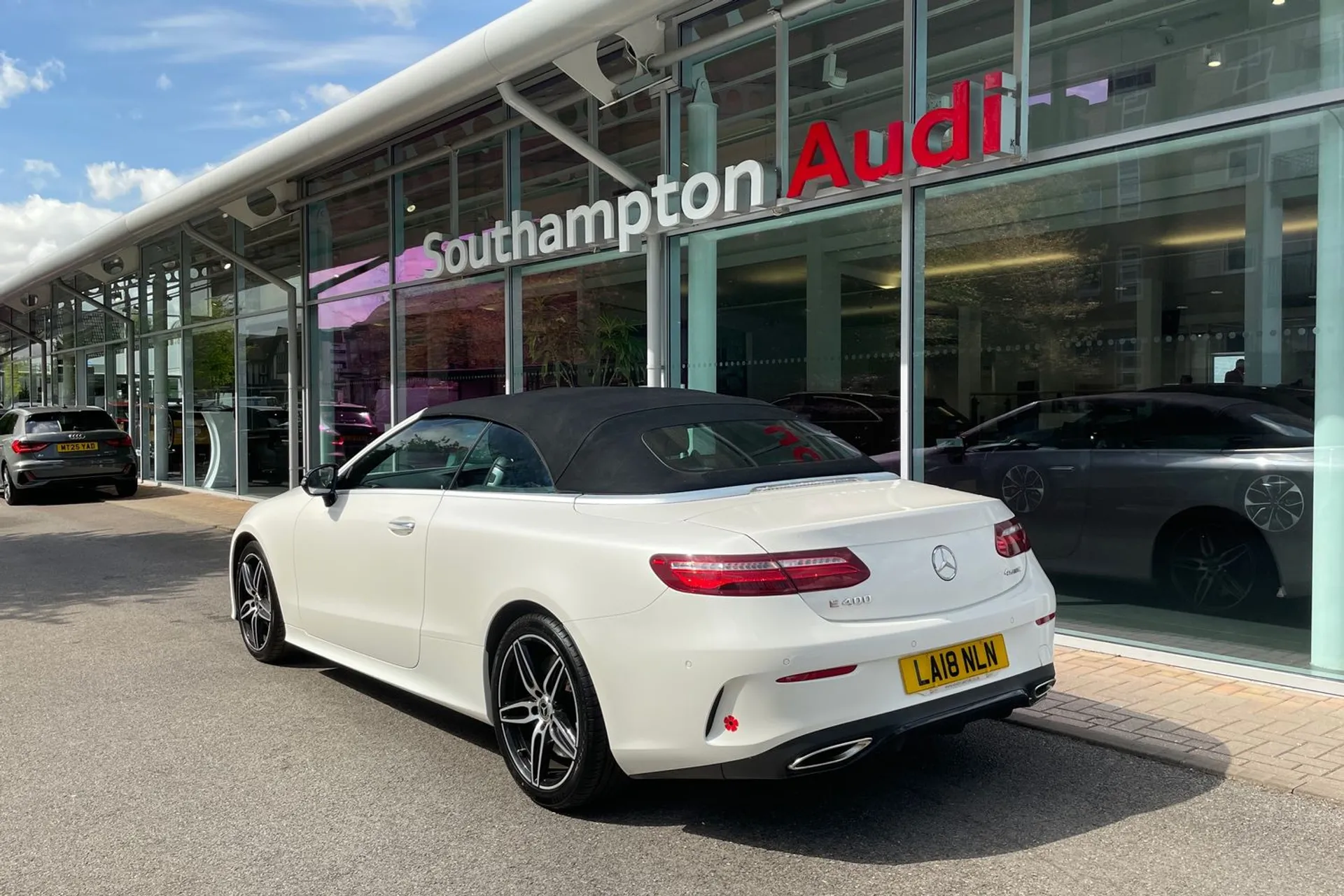 MERCEDES-BENZ E CLASS thumbnail image number 7