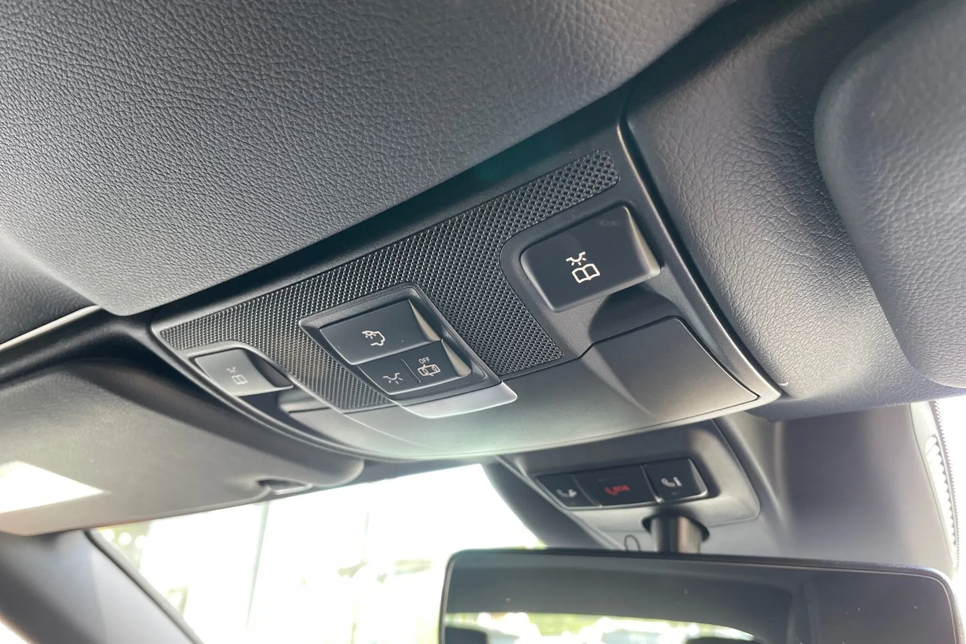 MERCEDES-BENZ E CLASS thumbnail image number 41