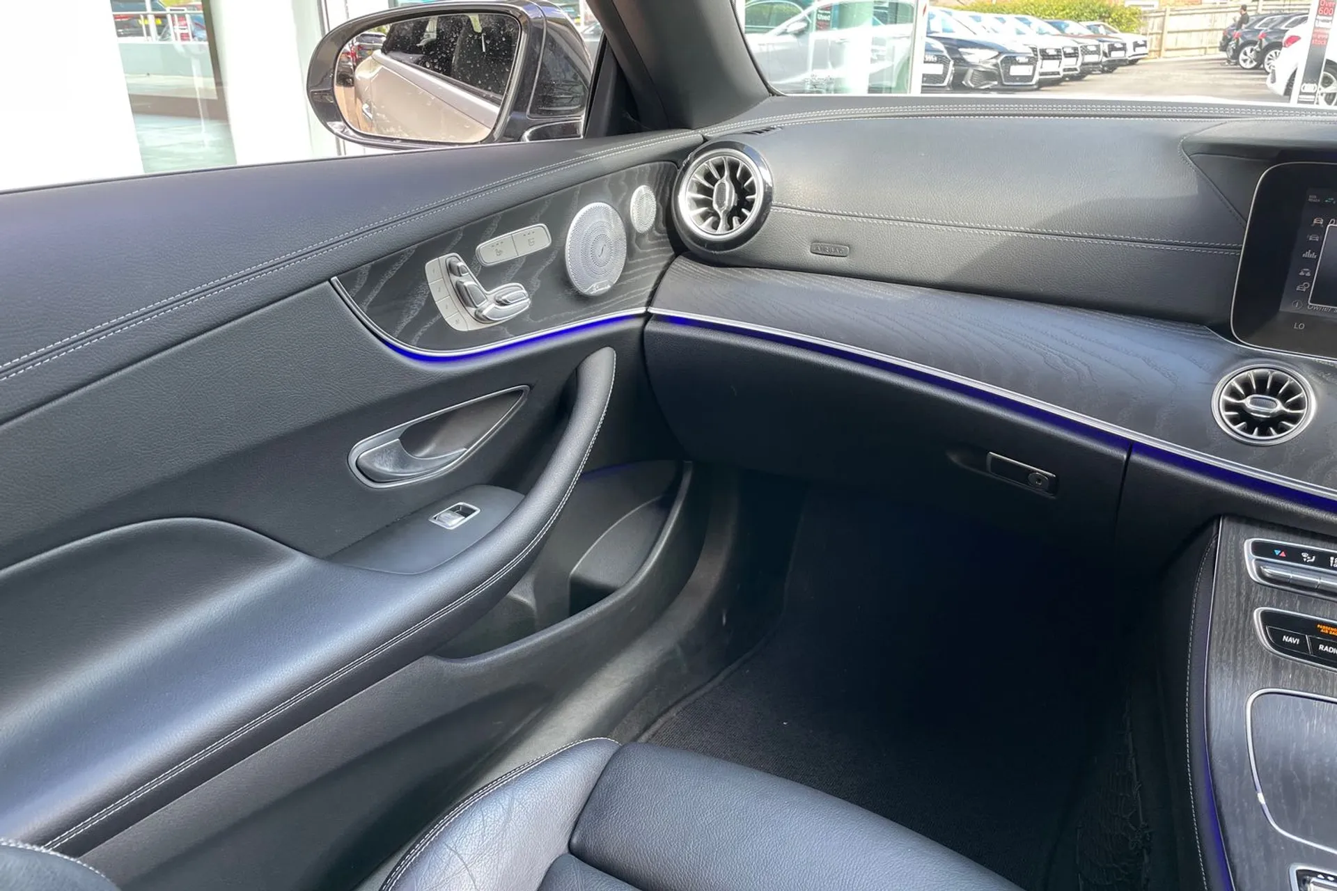 MERCEDES-BENZ E CLASS thumbnail image number 31