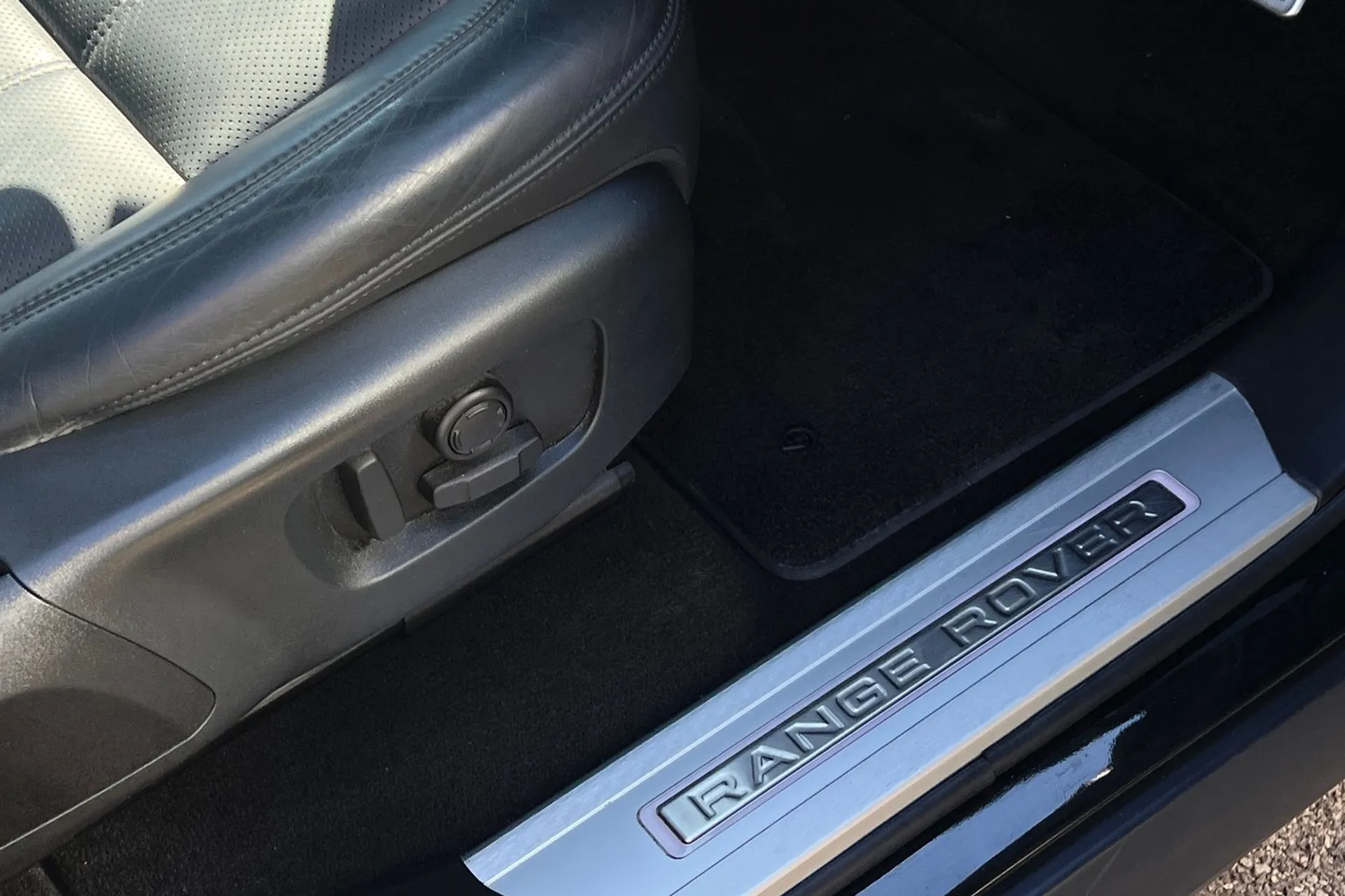 LAND ROVER RANGE ROVER SPORT thumbnail image number 36