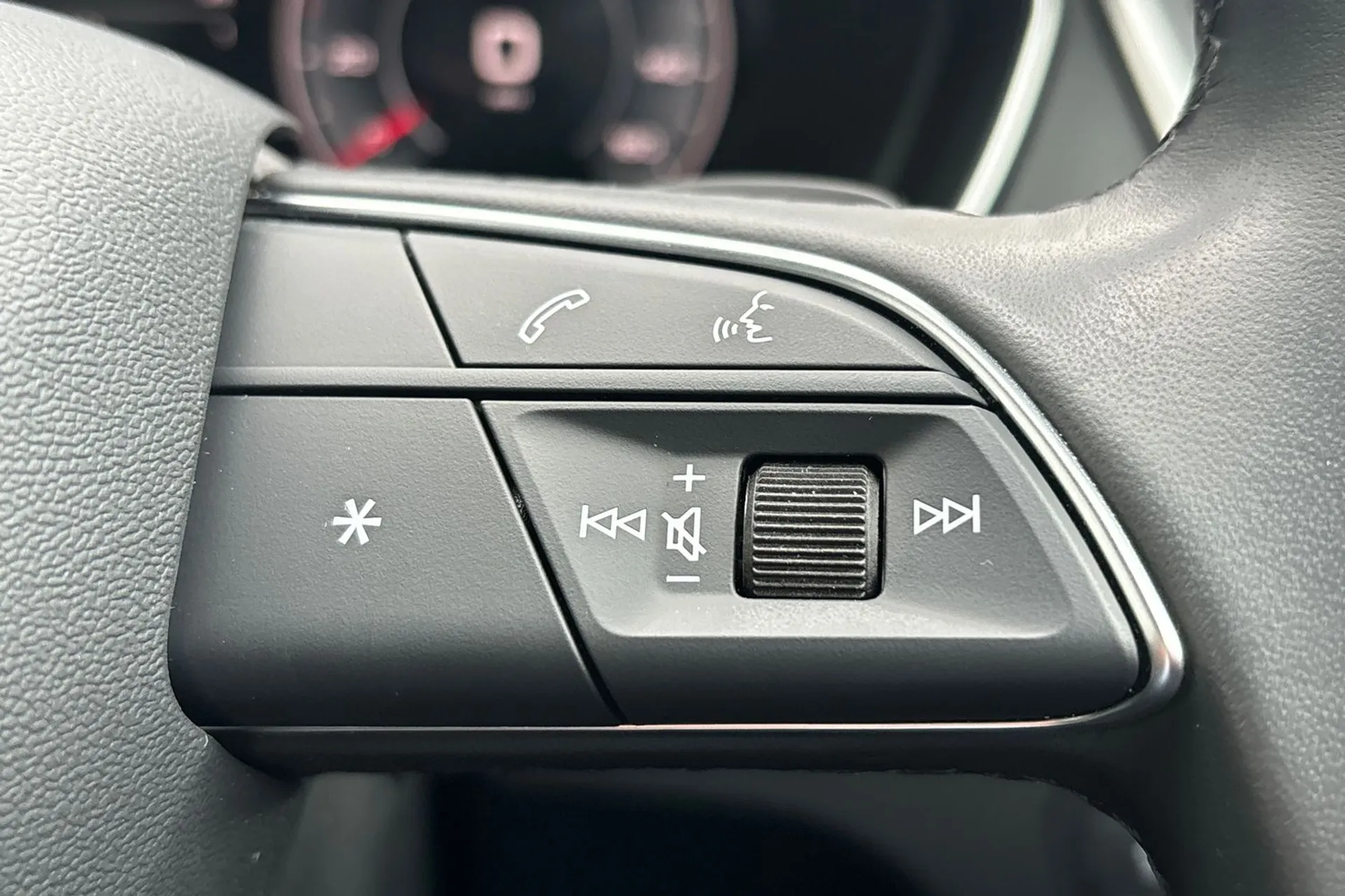 Audi Q5 thumbnail image number 37