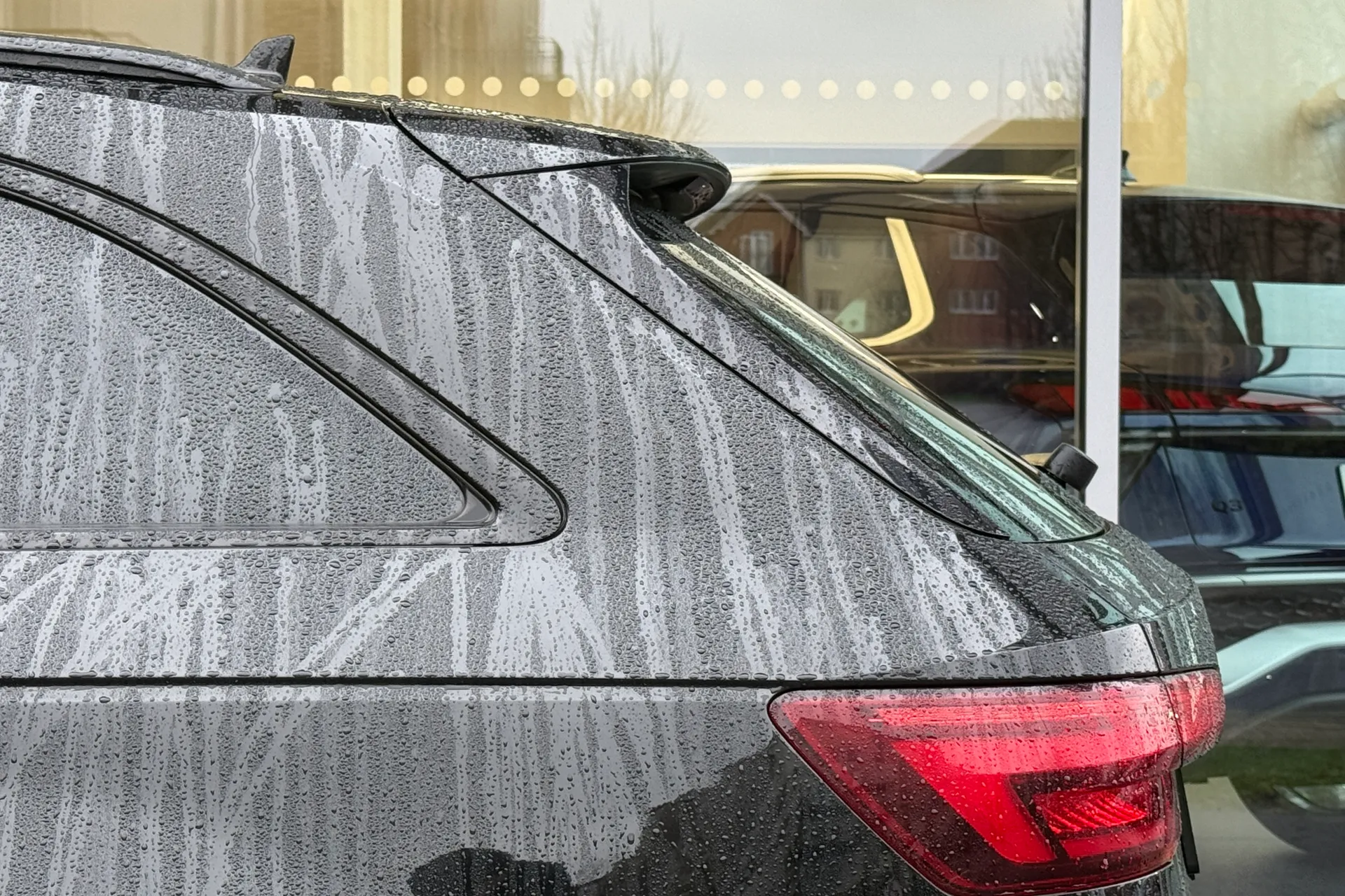 Audi A4 thumbnail image number 58