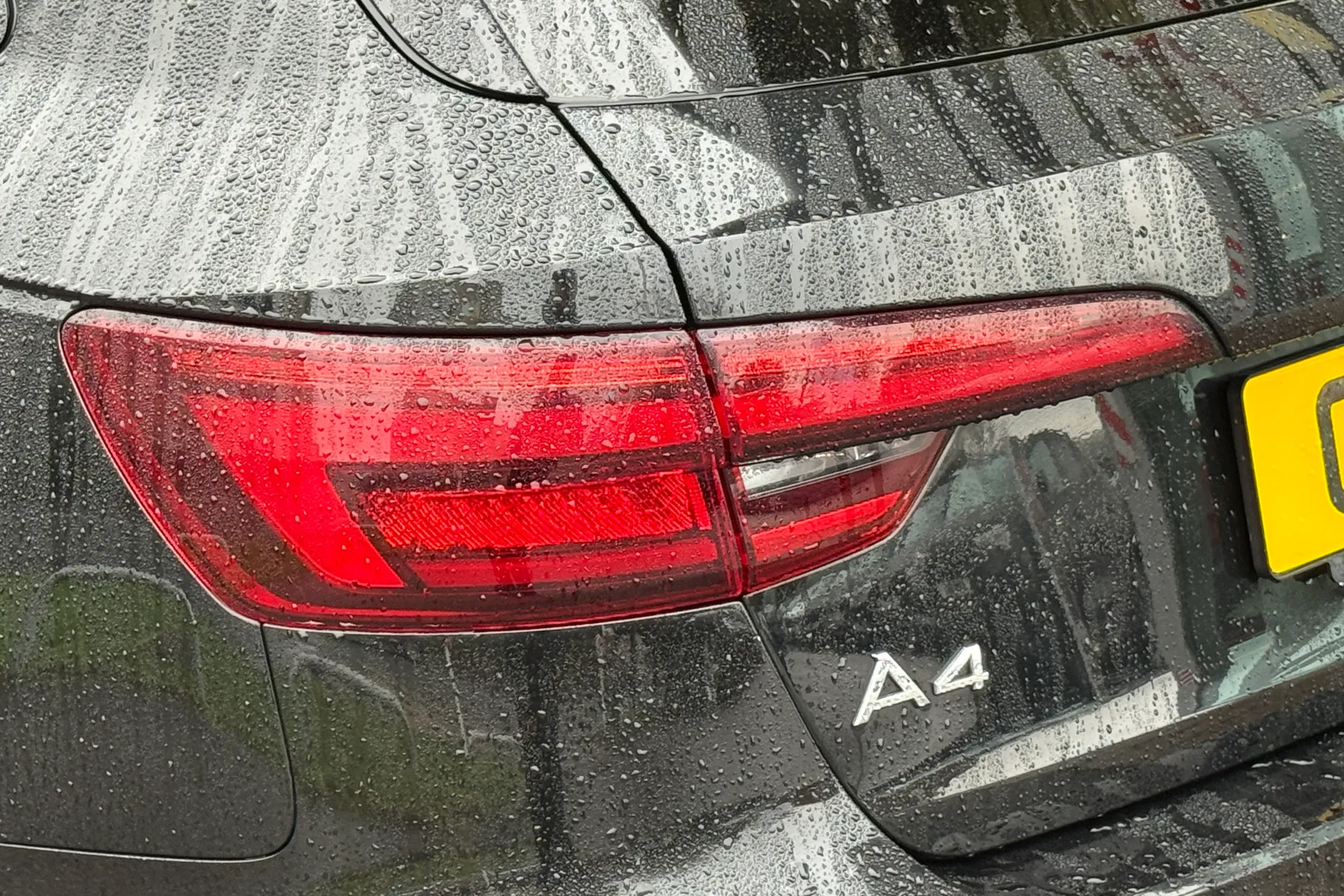 Audi A4 thumbnail image number 46