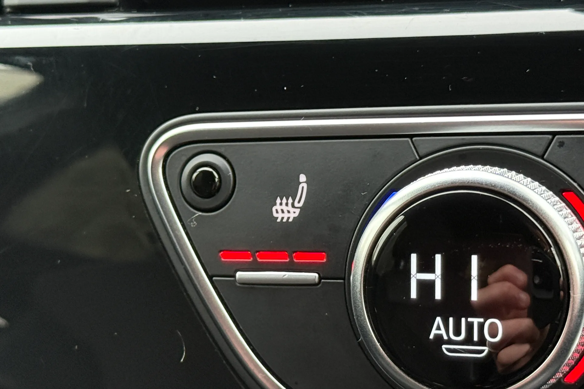 Audi A4 thumbnail image number 6