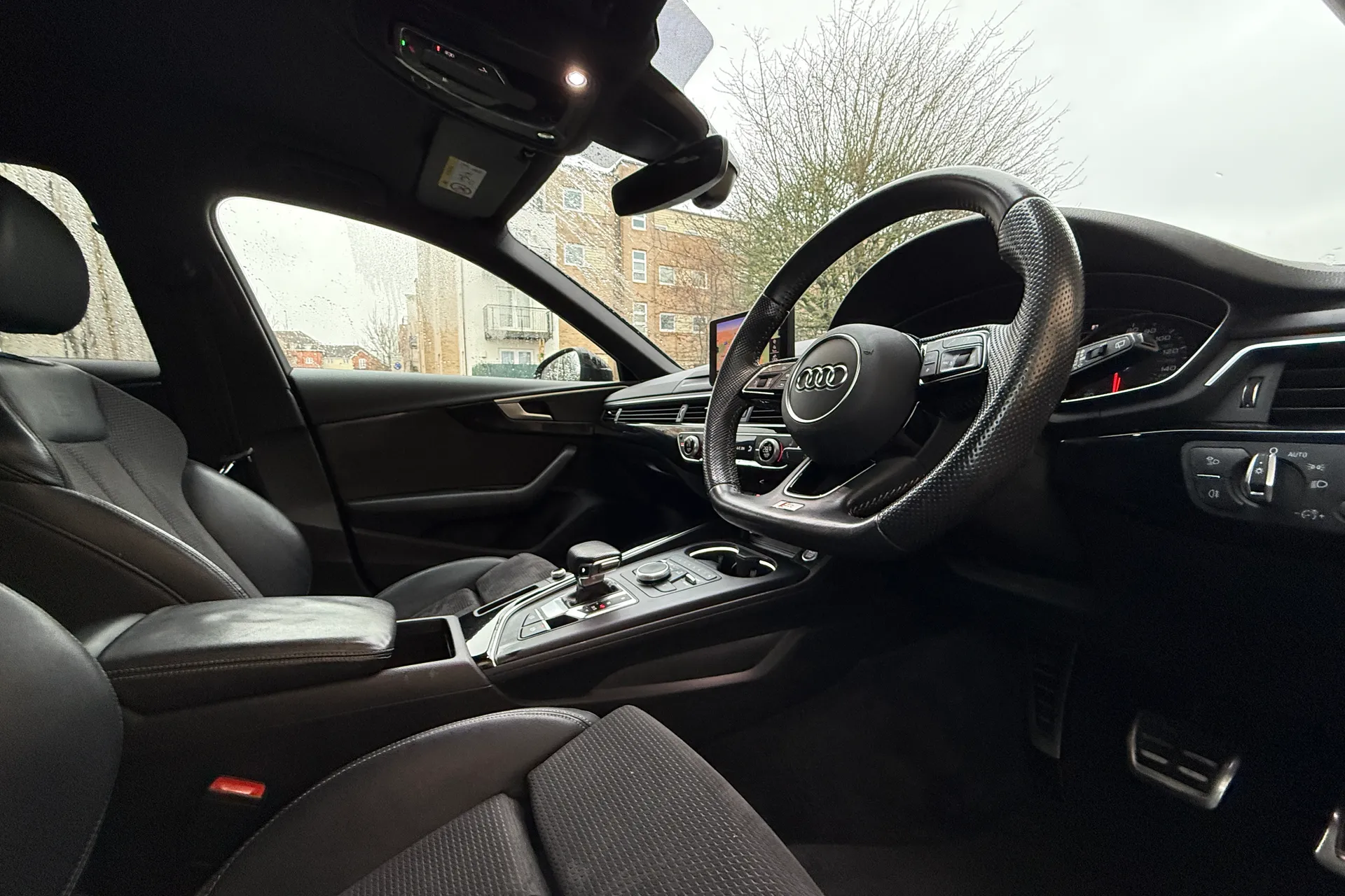 Audi A4 thumbnail image number 11