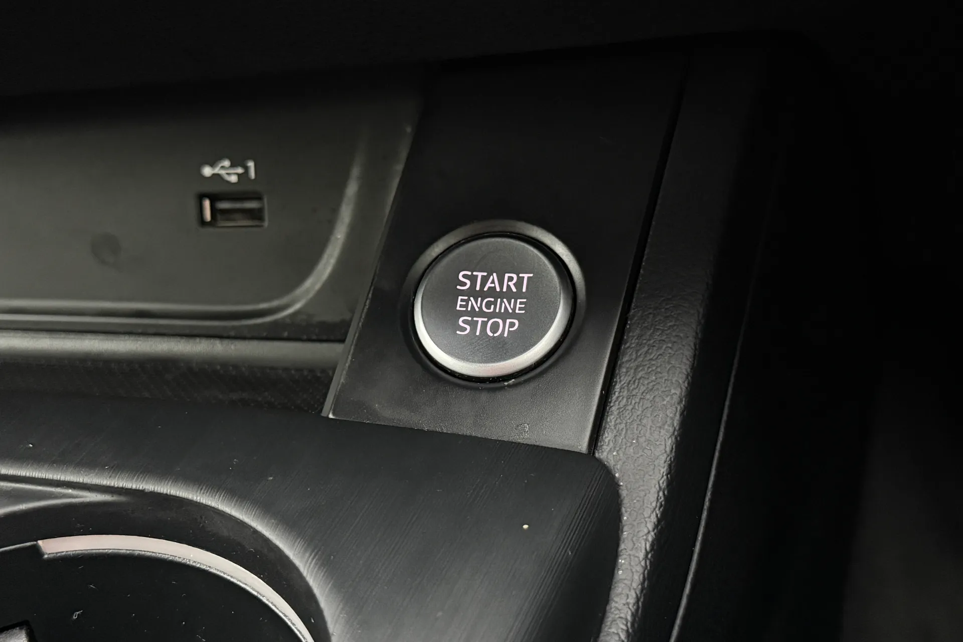 Audi A4 thumbnail image number 26