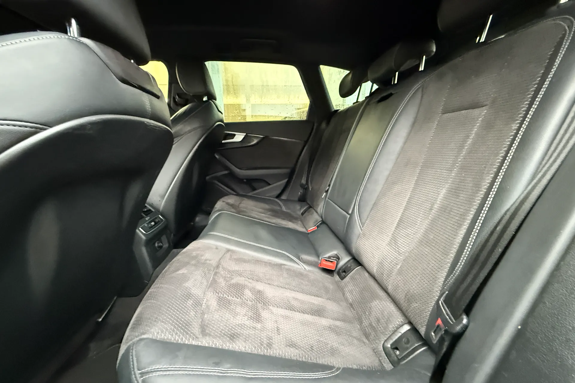 Audi A4 thumbnail image number 51