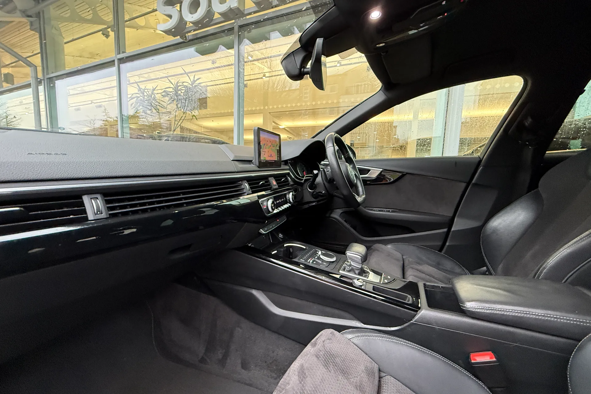 Audi A4 thumbnail image number 8