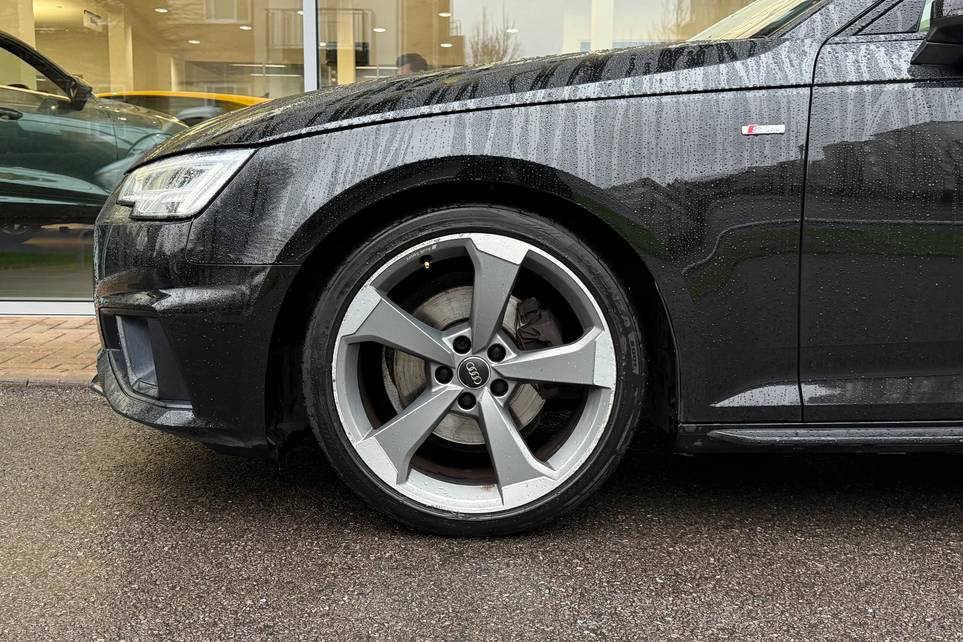 Audi A4 thumbnail image number 10