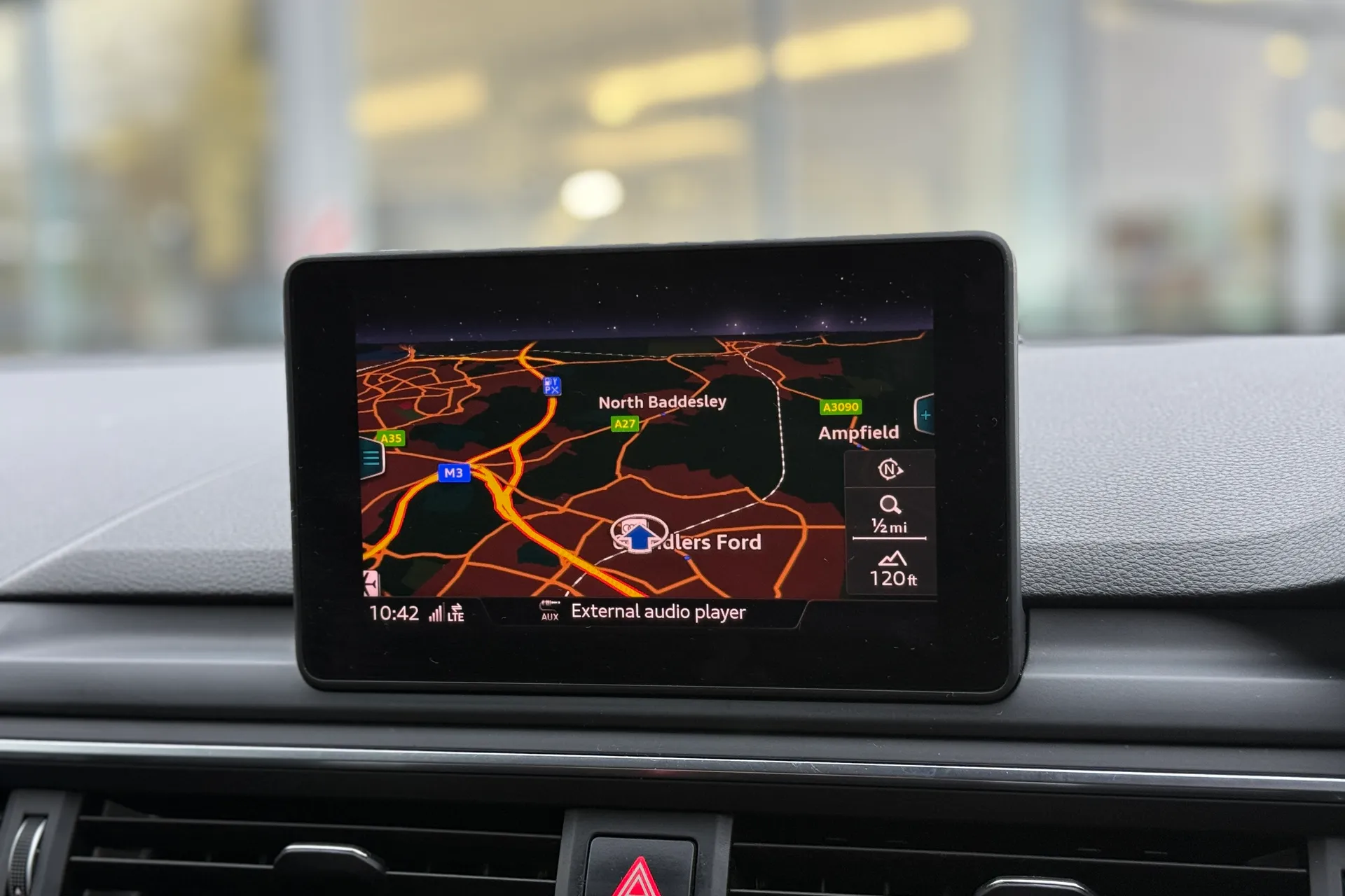 Audi A4 thumbnail image number 4