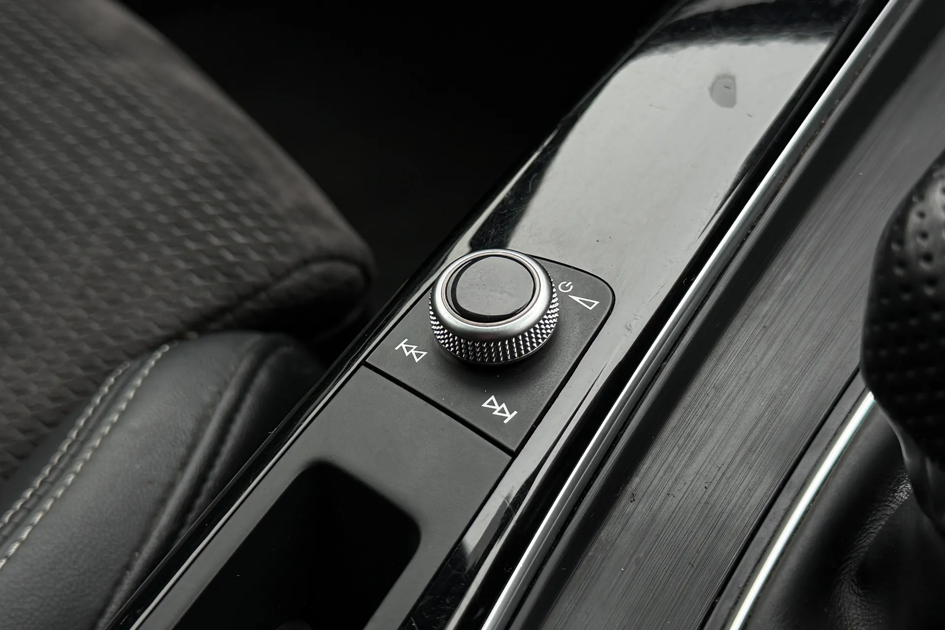 Audi A4 thumbnail image number 23