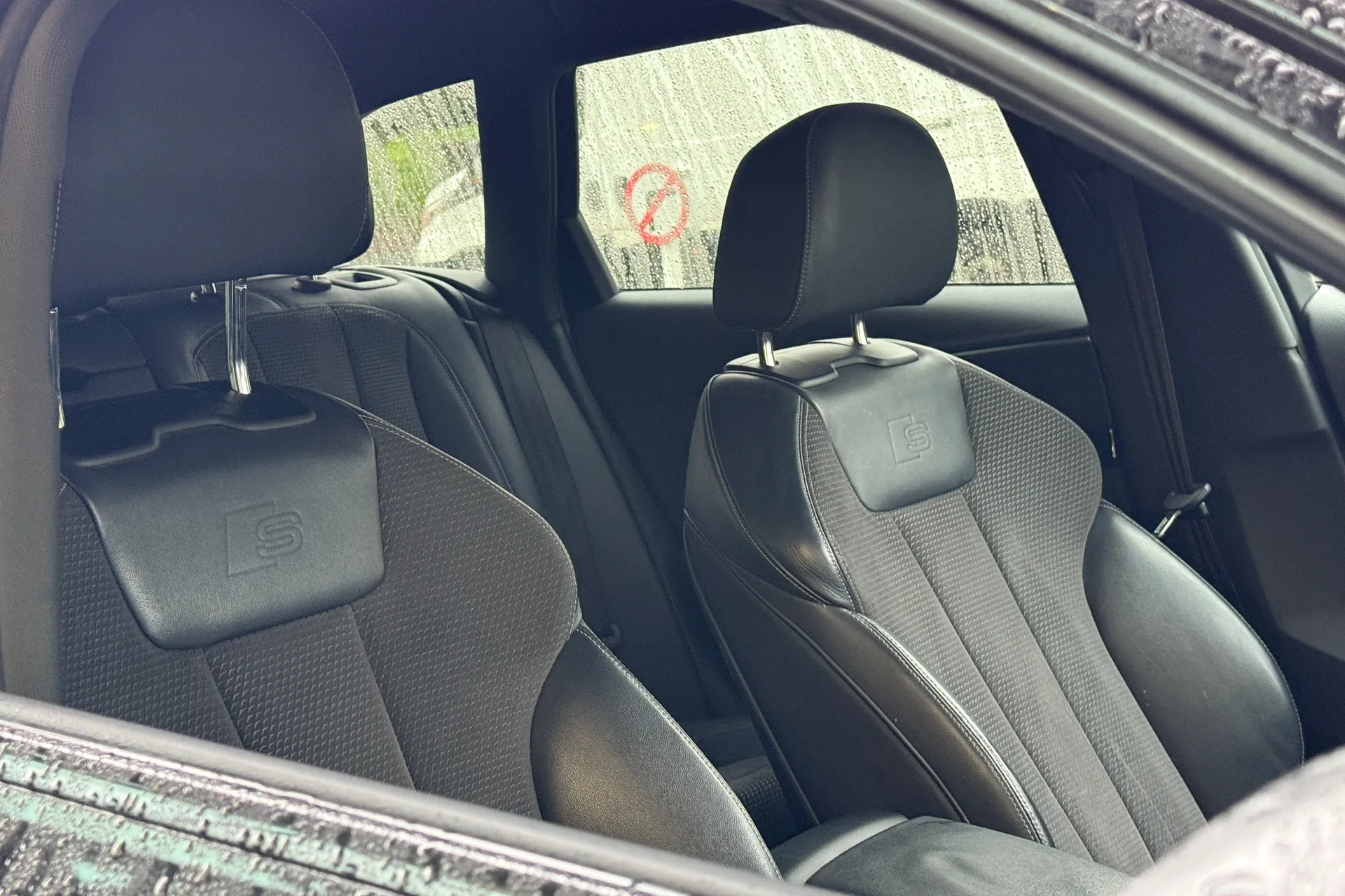 Audi A4 thumbnail image number 33