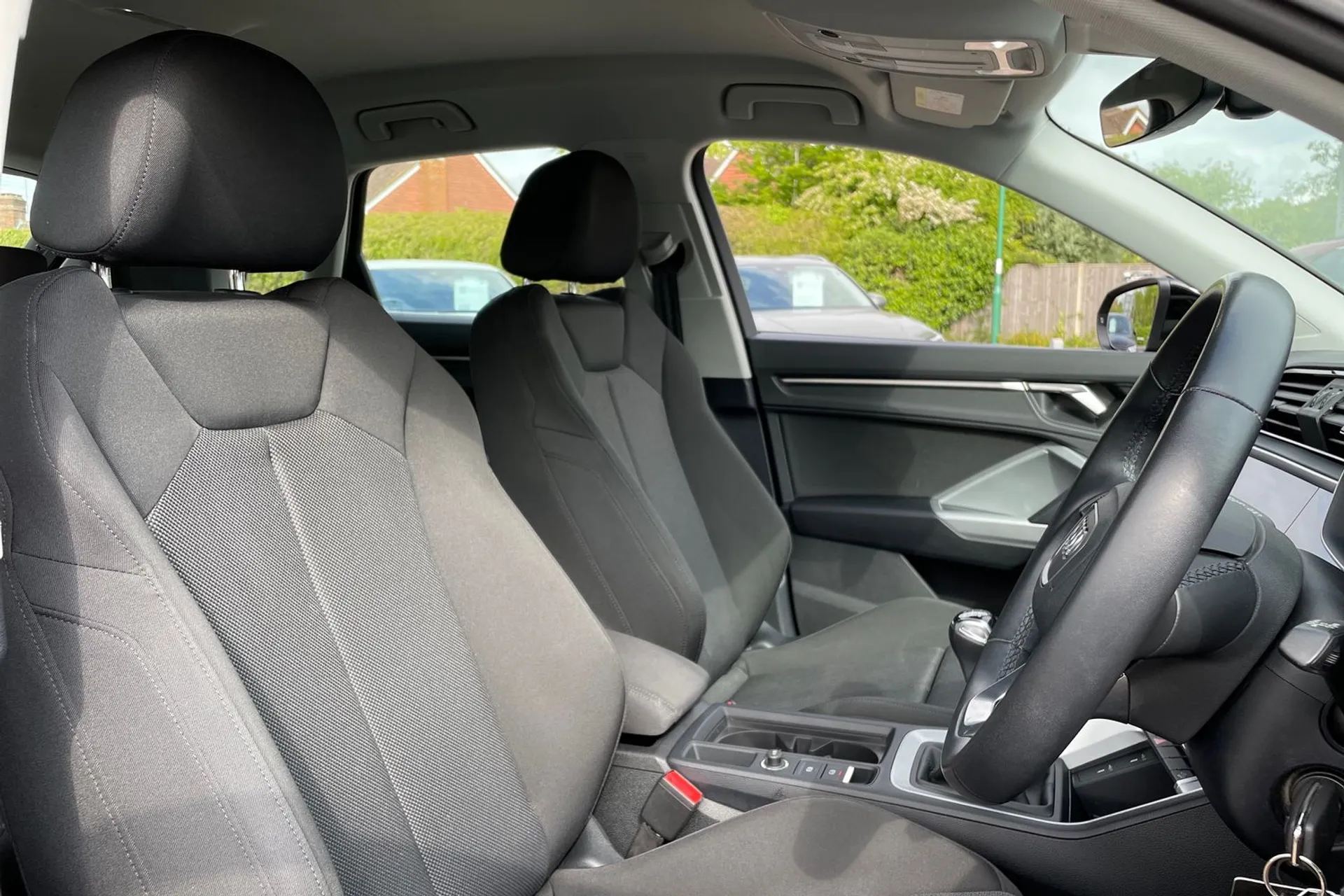Audi Q3 thumbnail image number 22