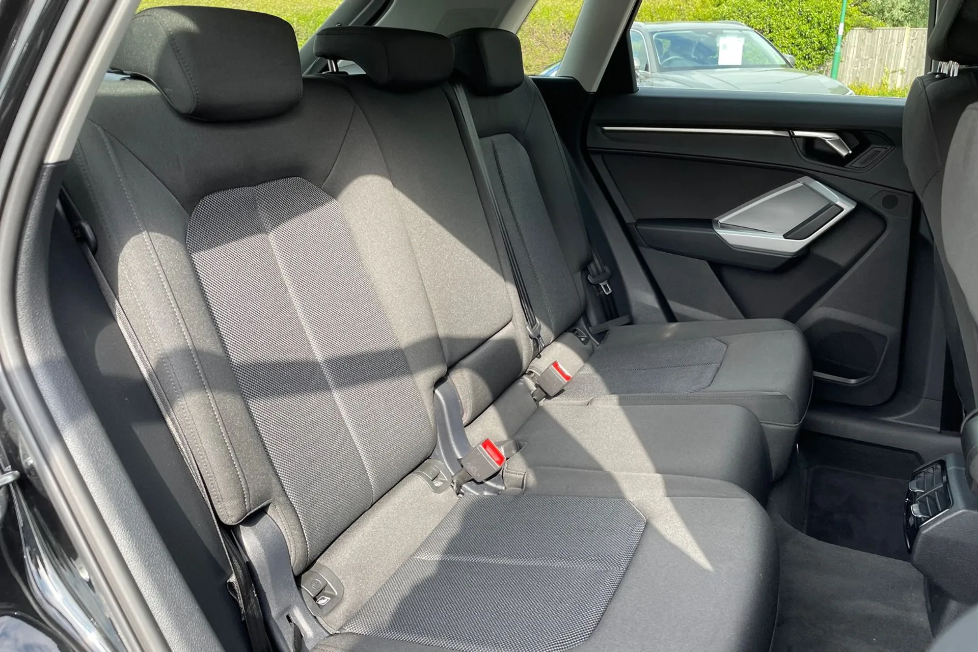 Audi Q3 thumbnail image number 36