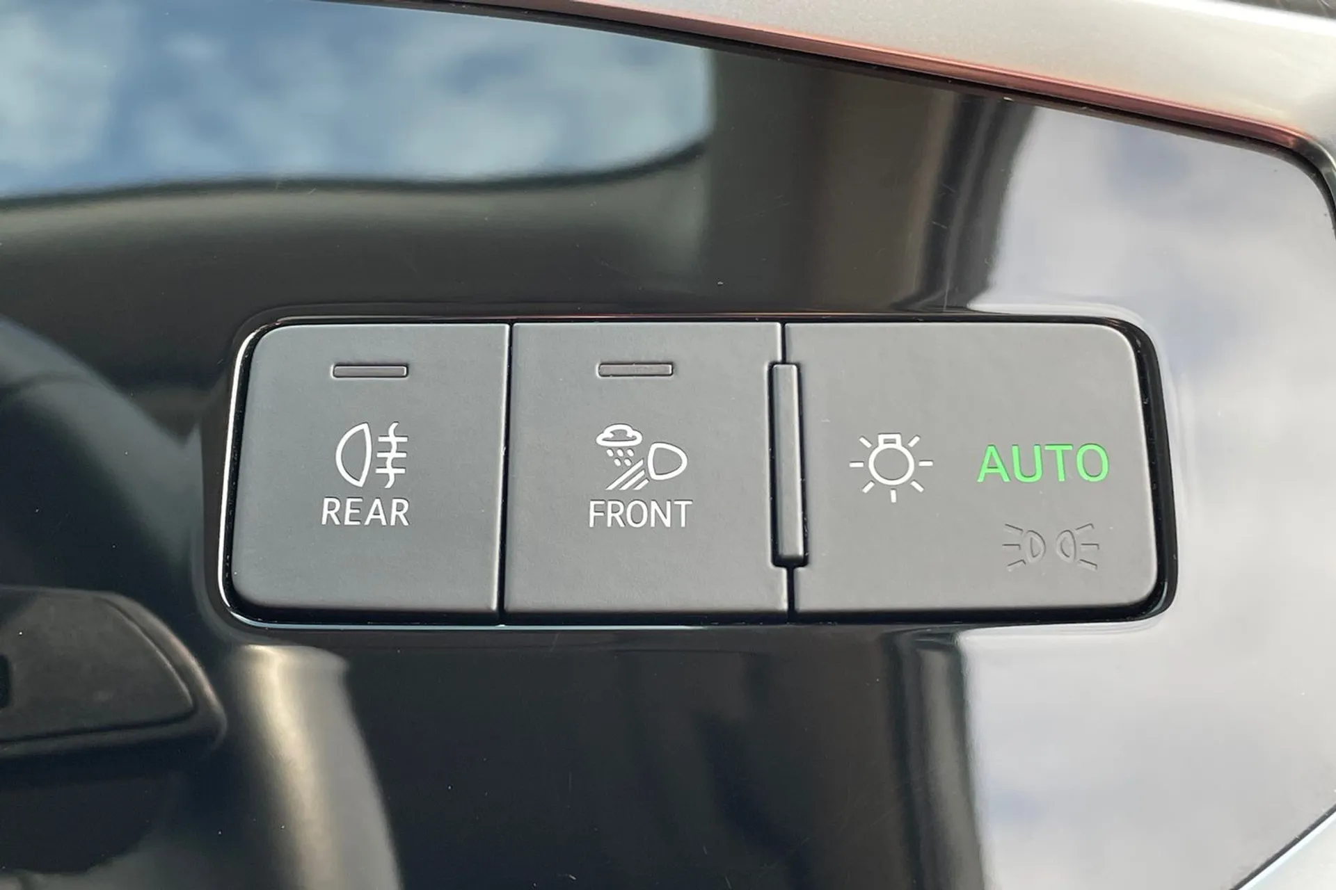 Audi Q3 thumbnail image number 18