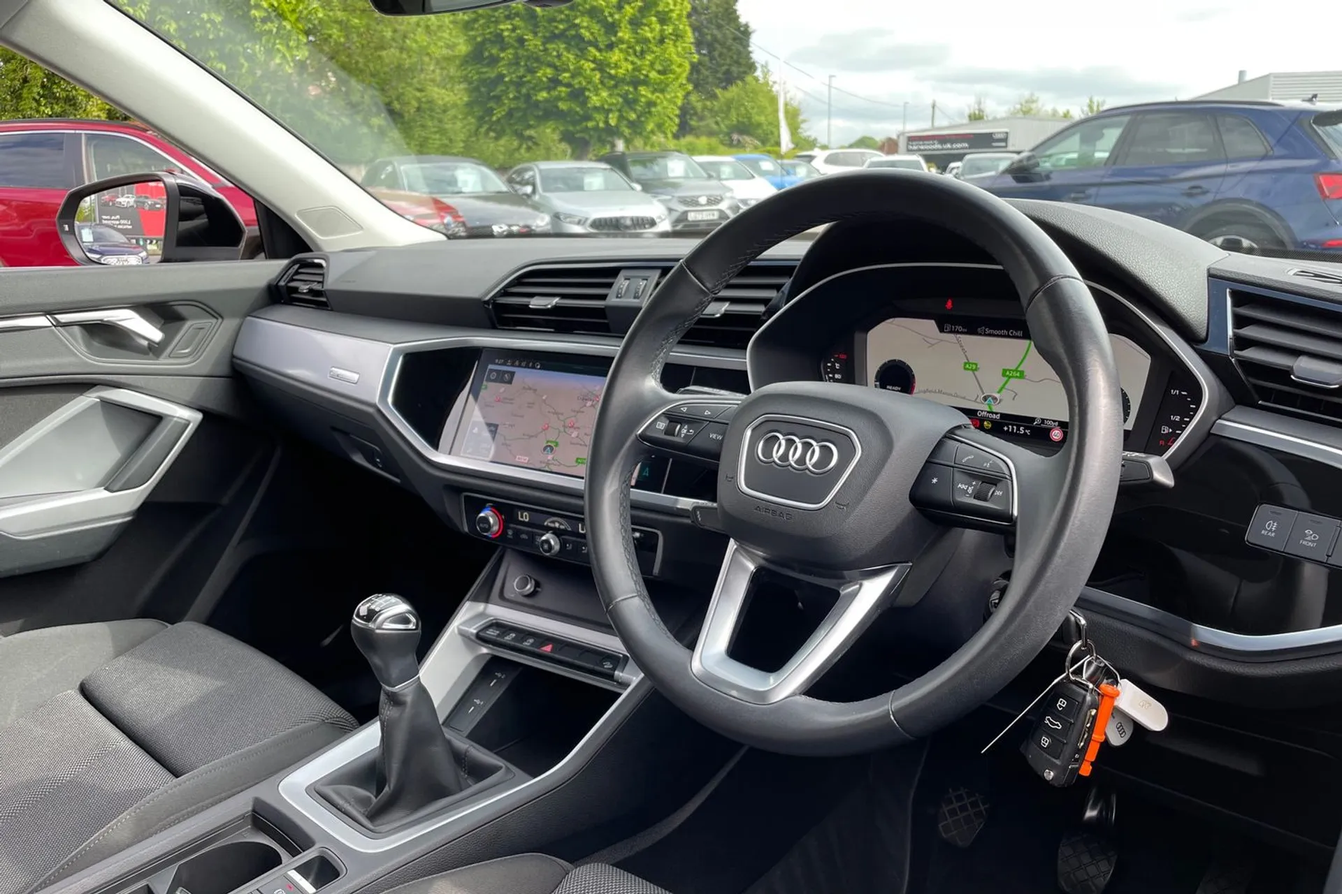 Audi Q3 thumbnail image number 23