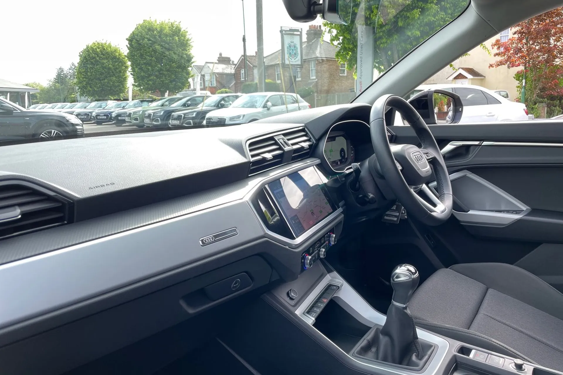 Audi Q3 thumbnail image number 24