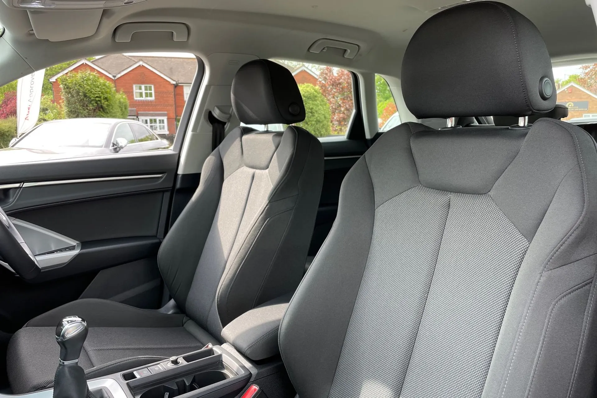 Audi Q3 thumbnail image number 25