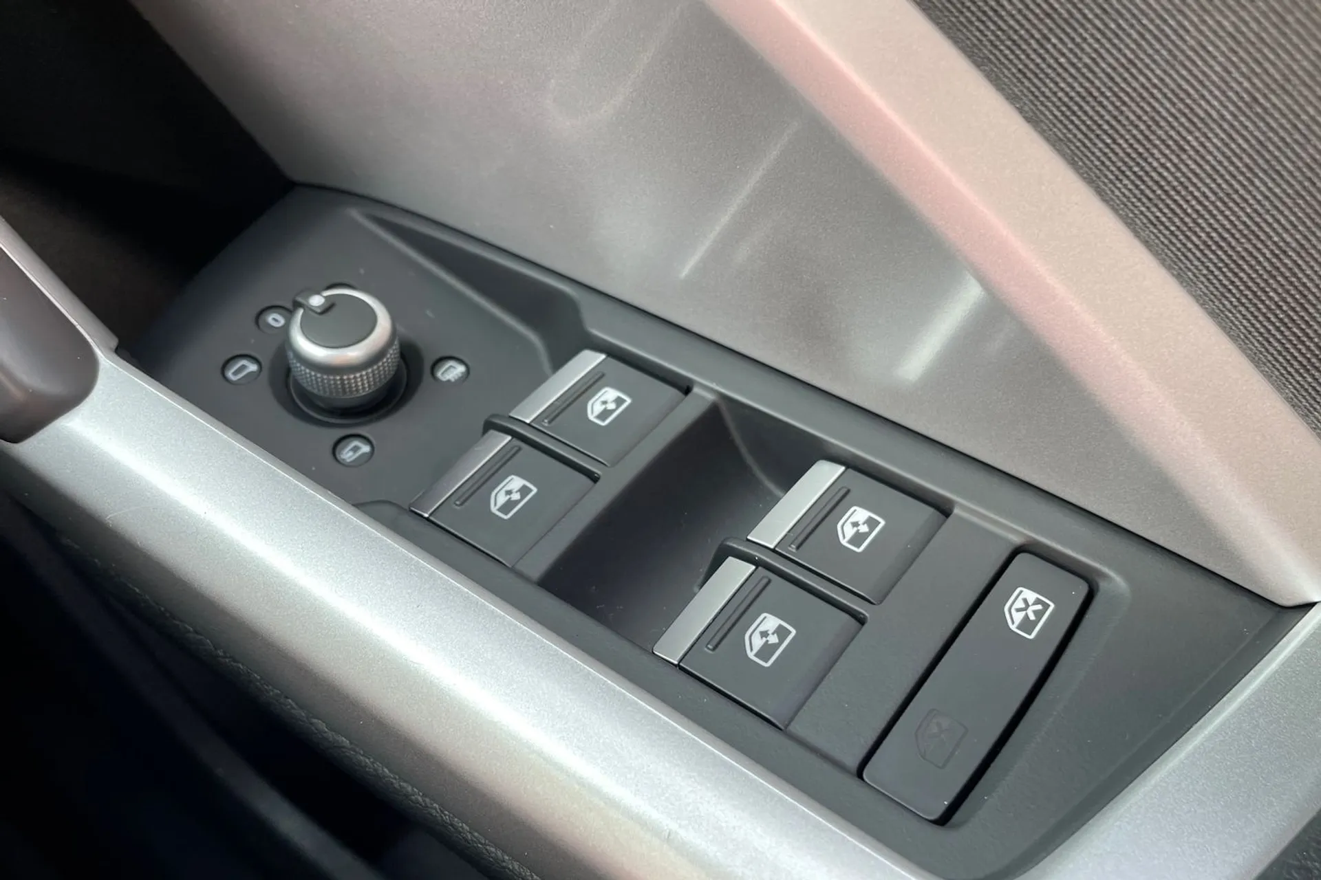 Audi Q3 thumbnail image number 15
