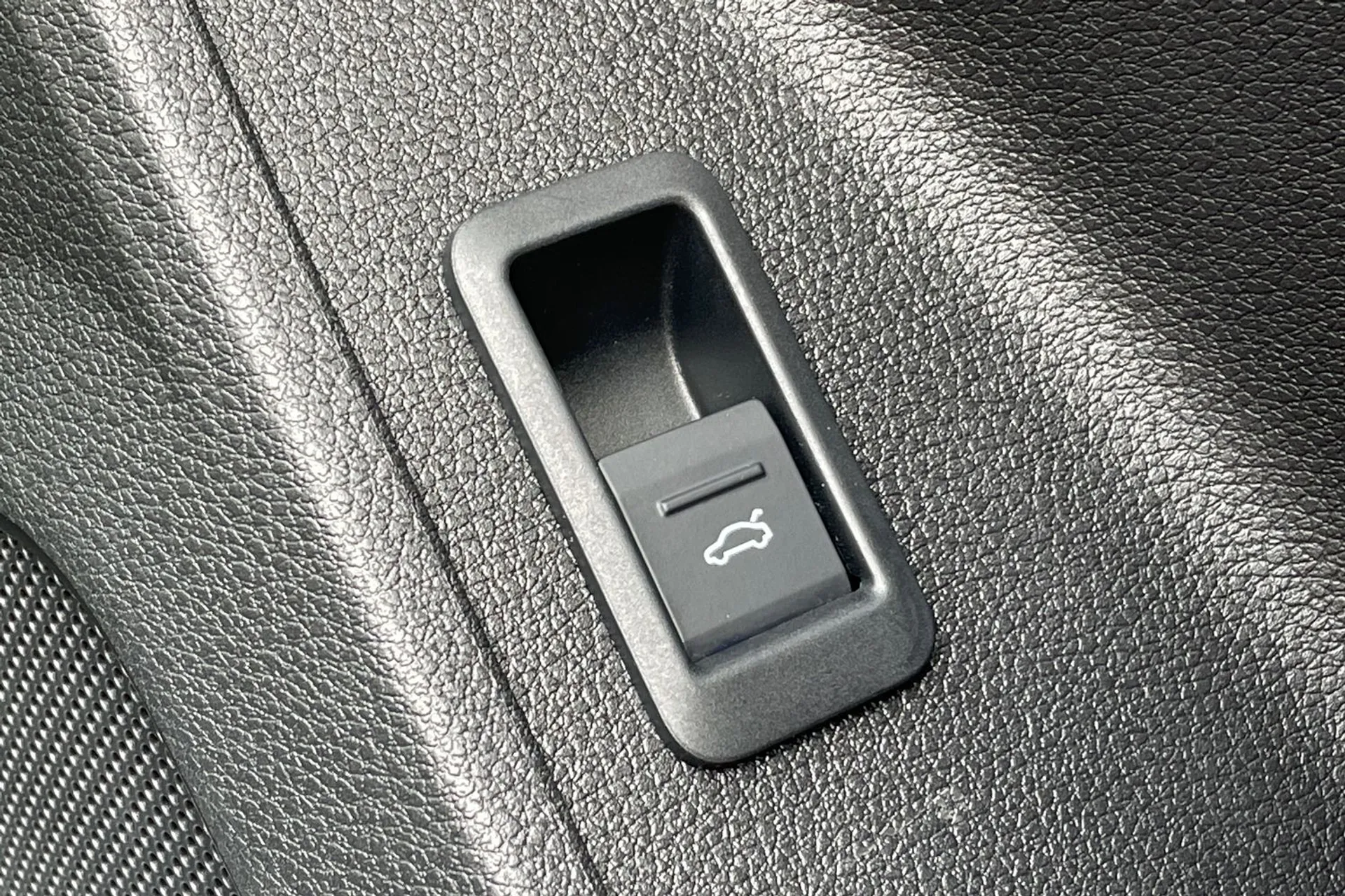 Audi Q3 thumbnail image number 37