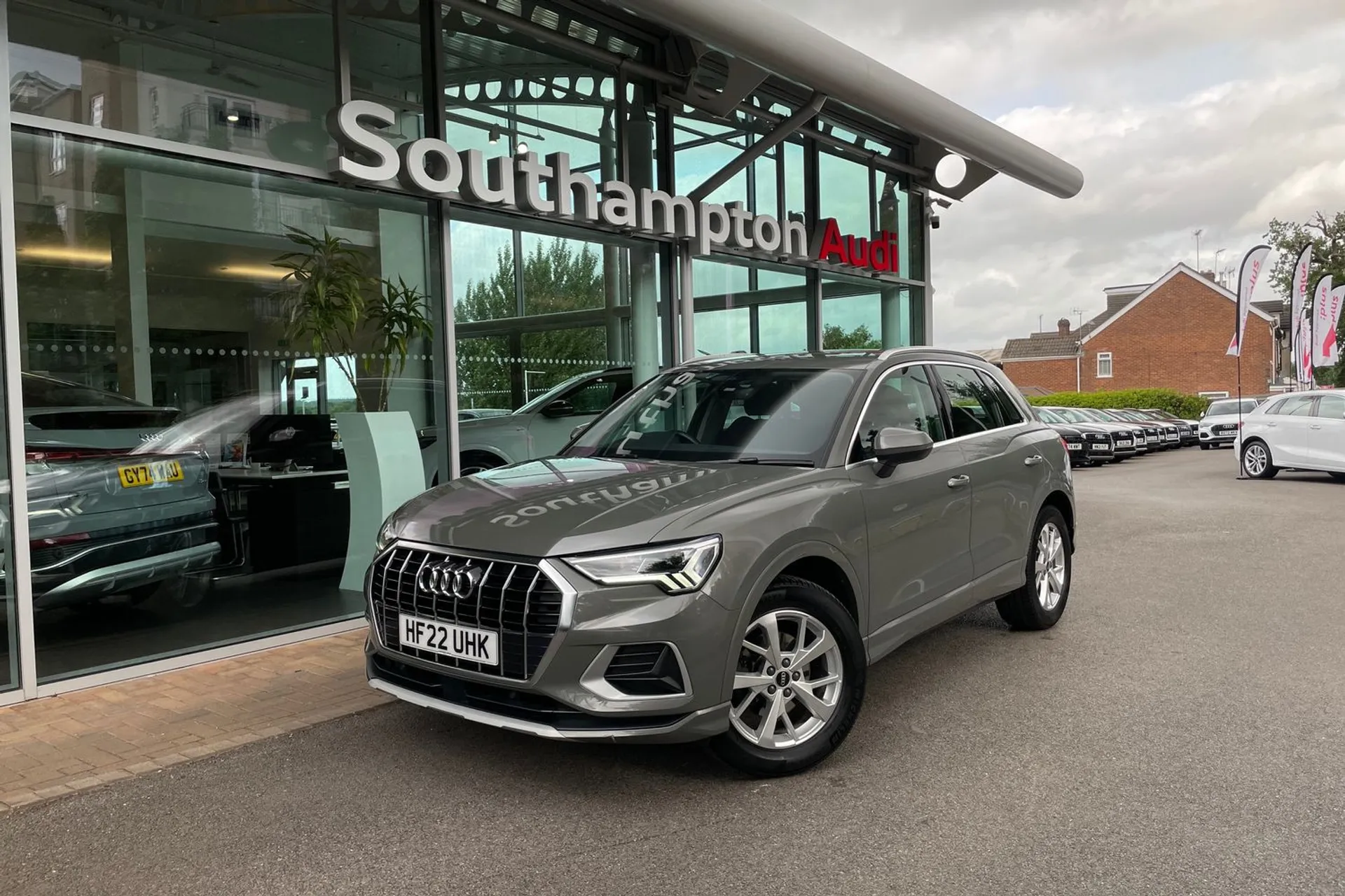 Audi Q3 thumbnail image number 9