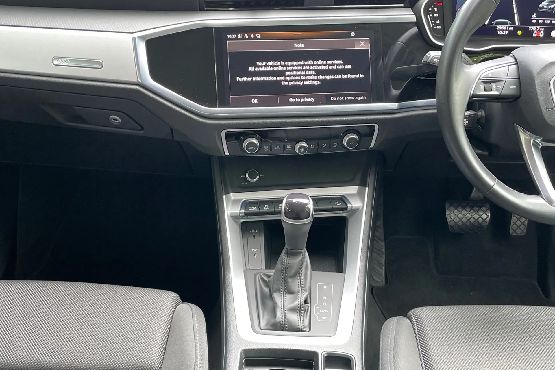 Audi Q3 thumbnail image number 34