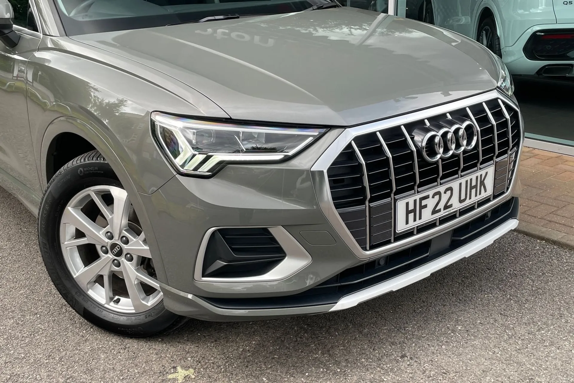 Audi Q3 thumbnail image number 14