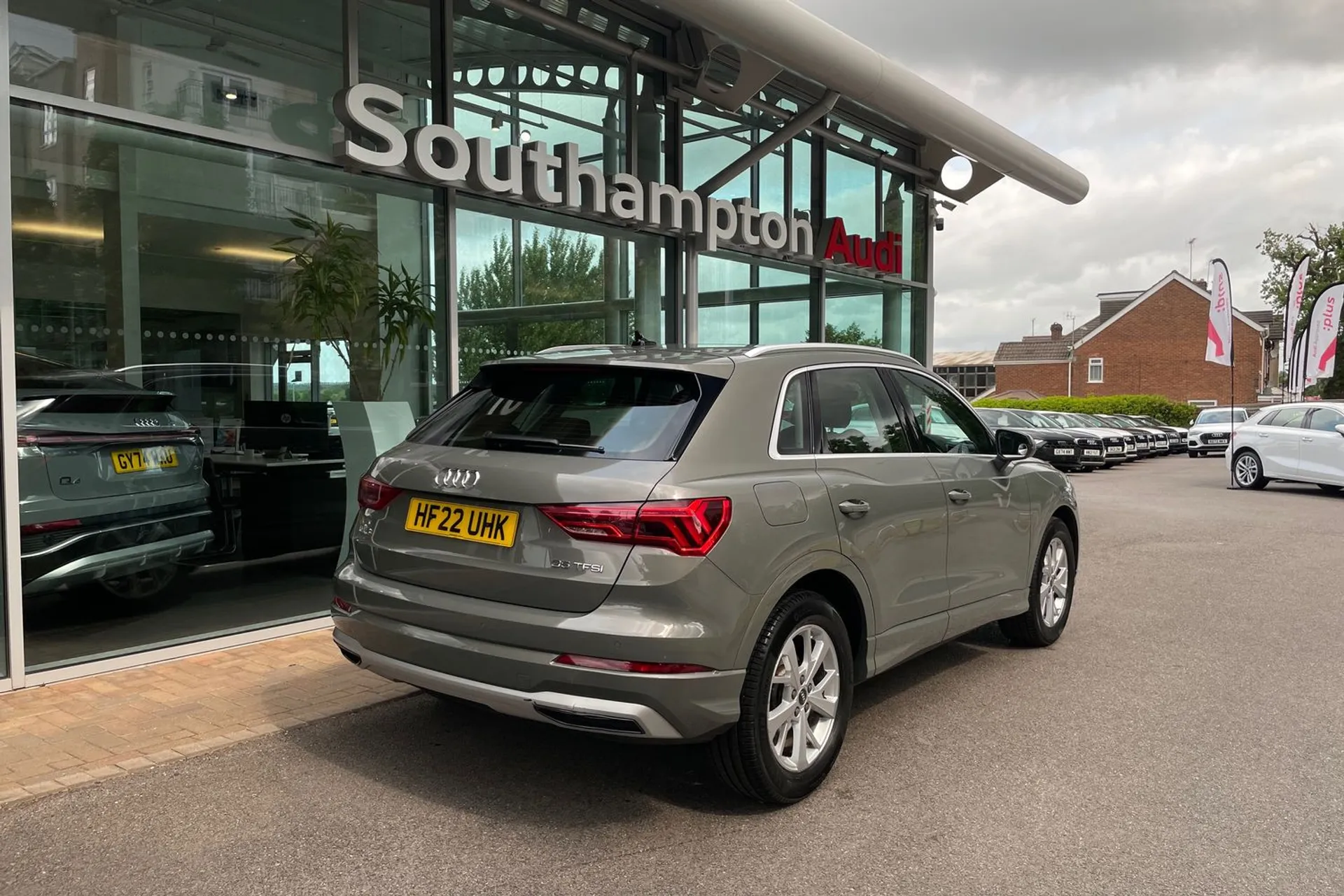 Audi Q3 thumbnail image number 5