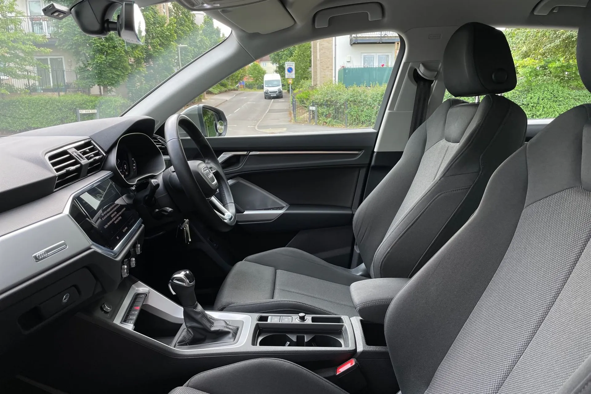 Audi Q3 thumbnail image number 27