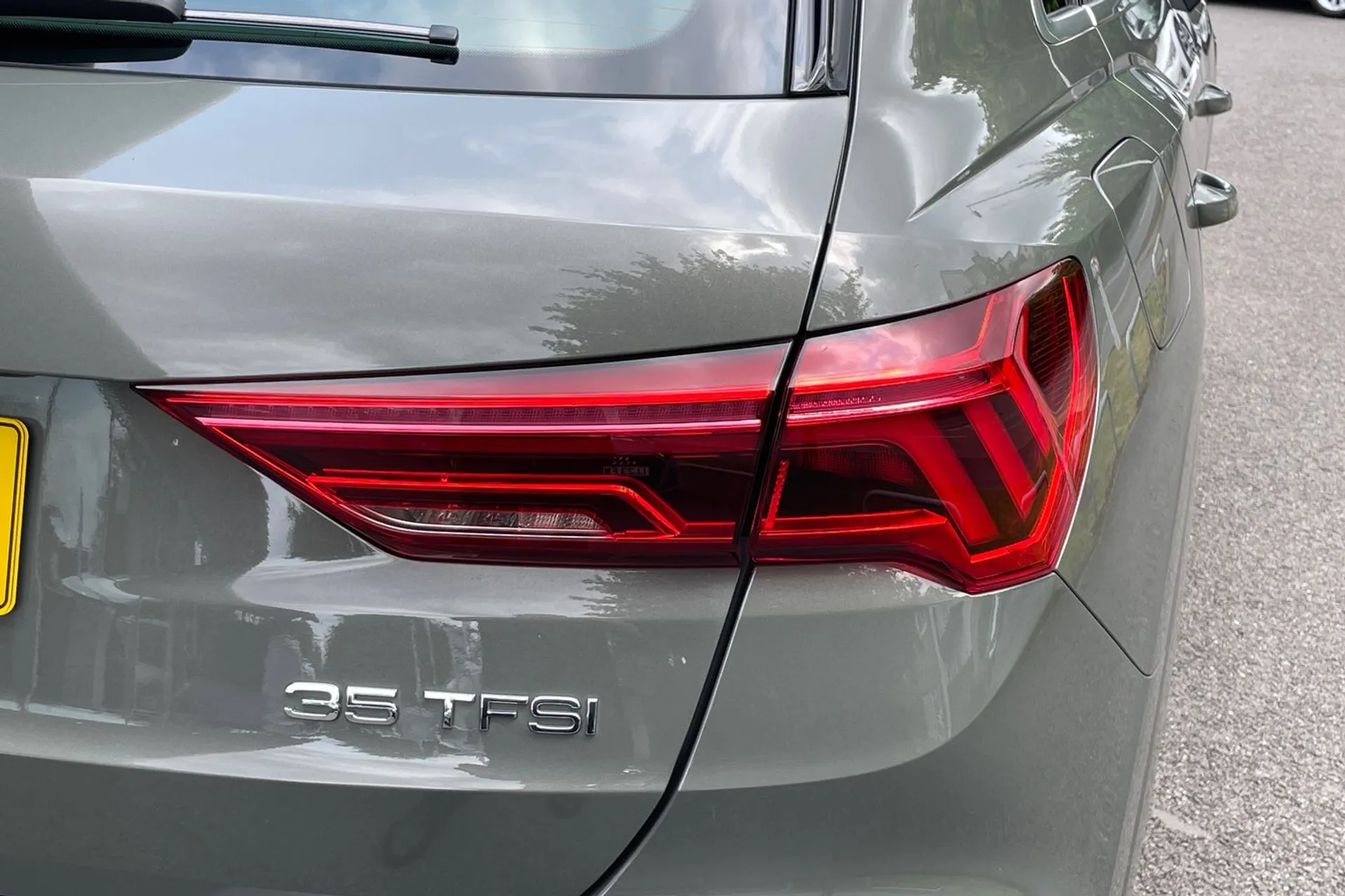 Audi Q3 thumbnail image number 20