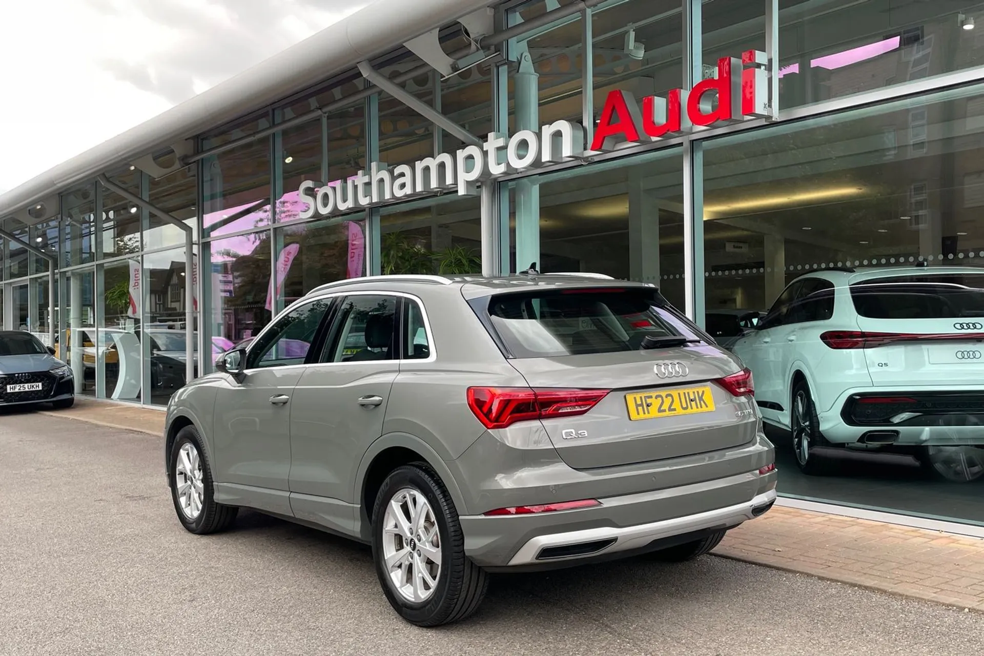 Audi Q3 thumbnail image number 7