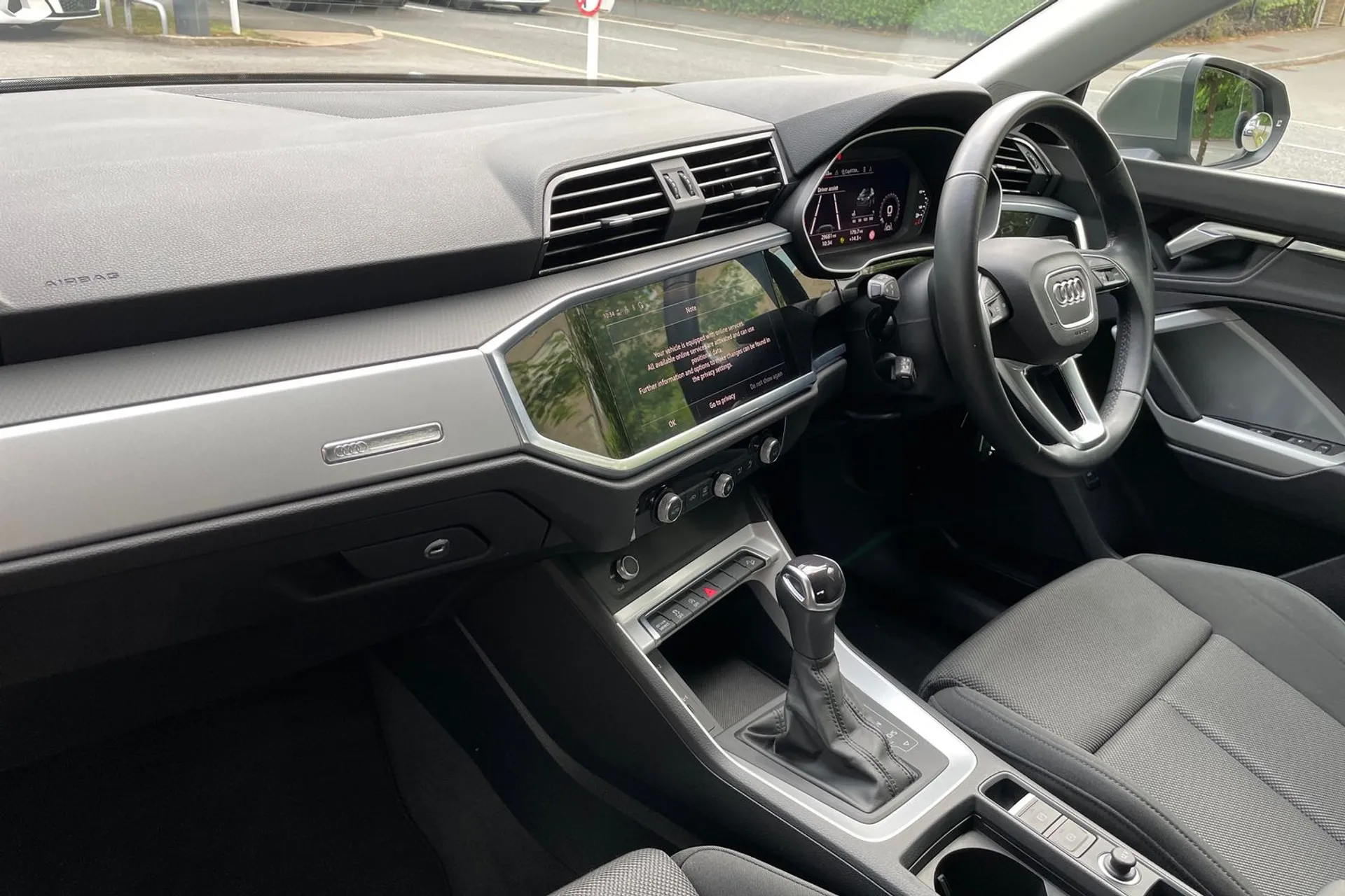 Audi Q3 thumbnail image number 26
