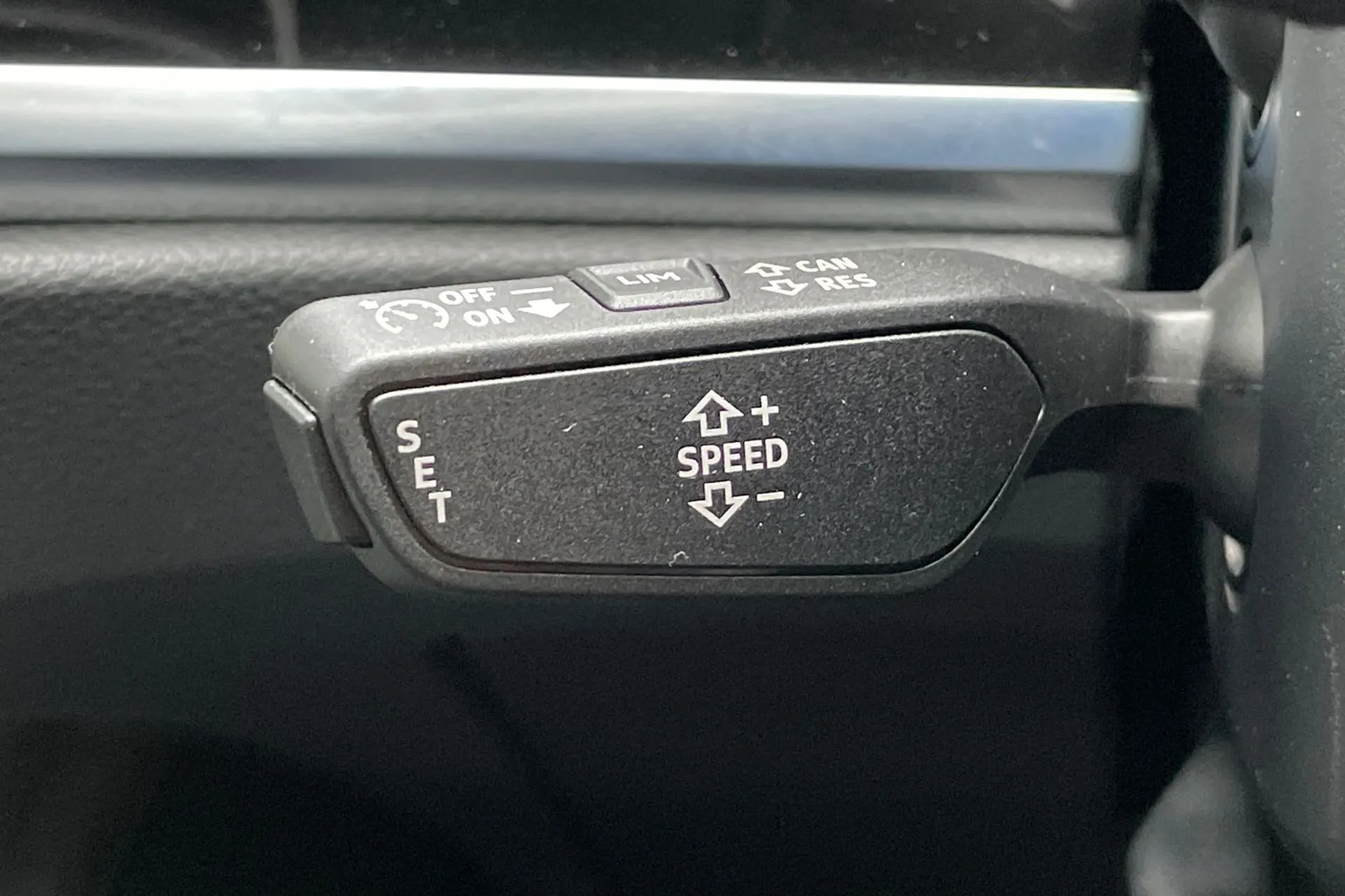 Audi Q3 thumbnail image number 37