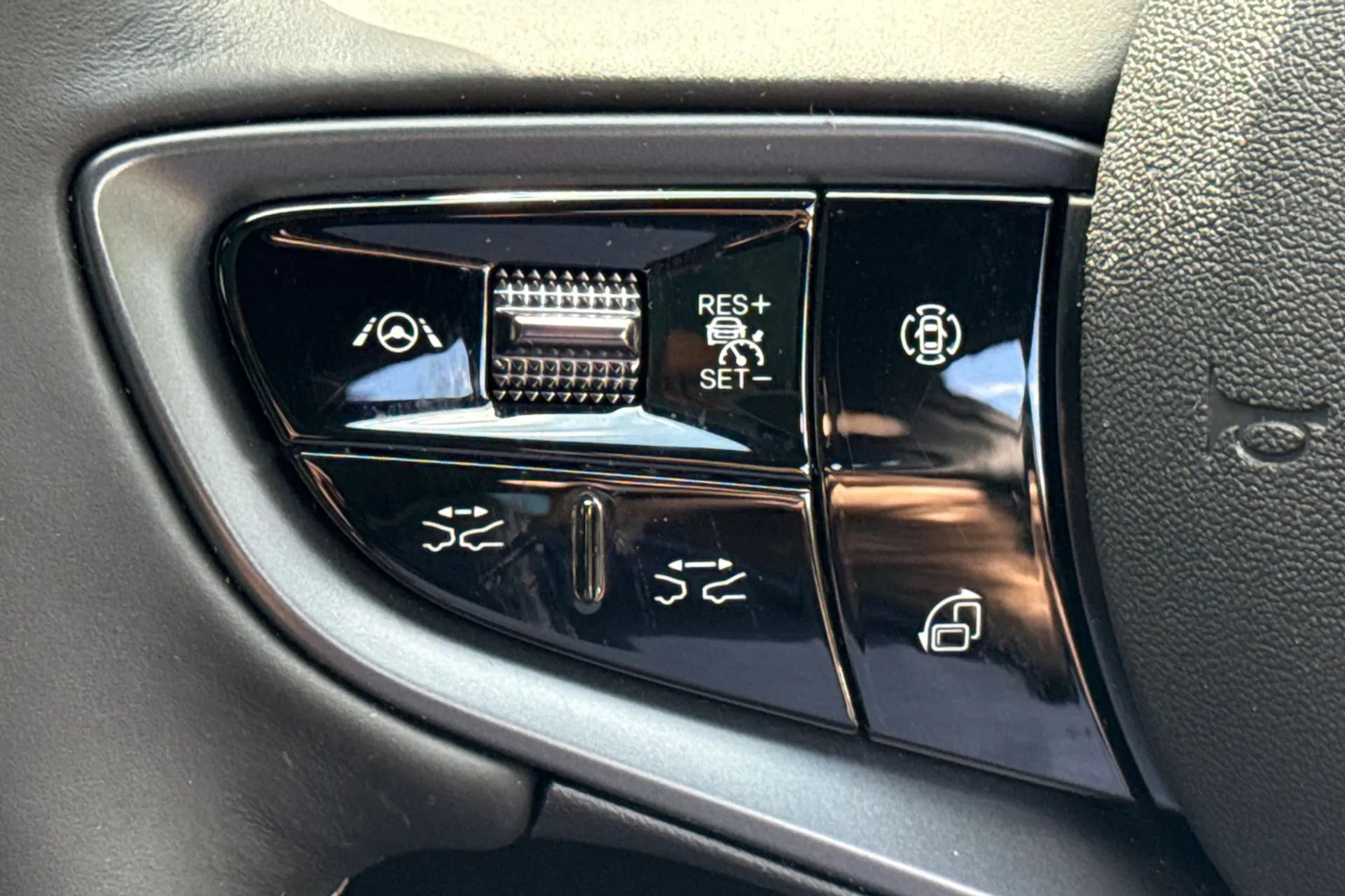 BYD SEAL thumbnail image number 34