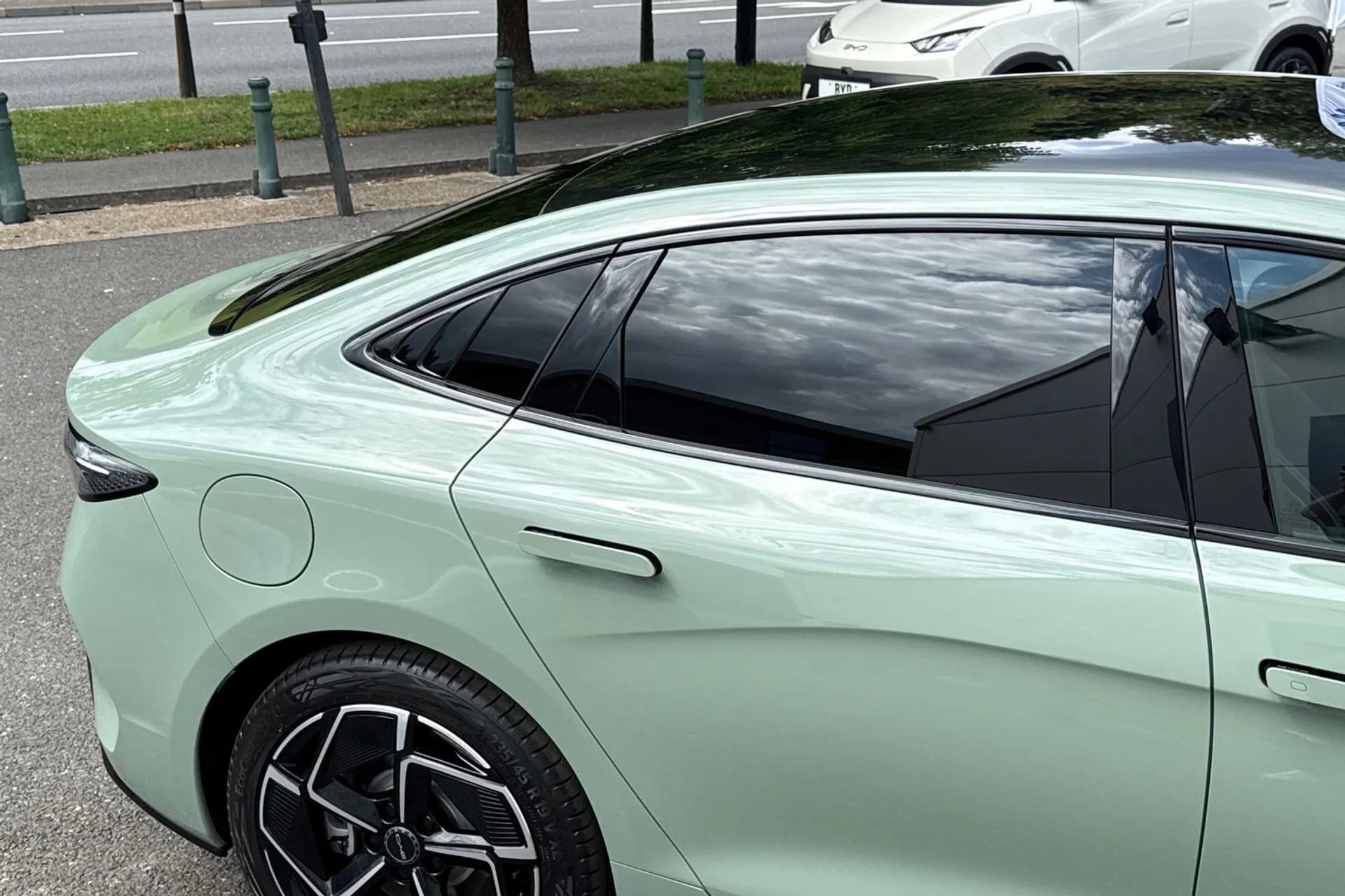 BYD SEAL thumbnail image number 11