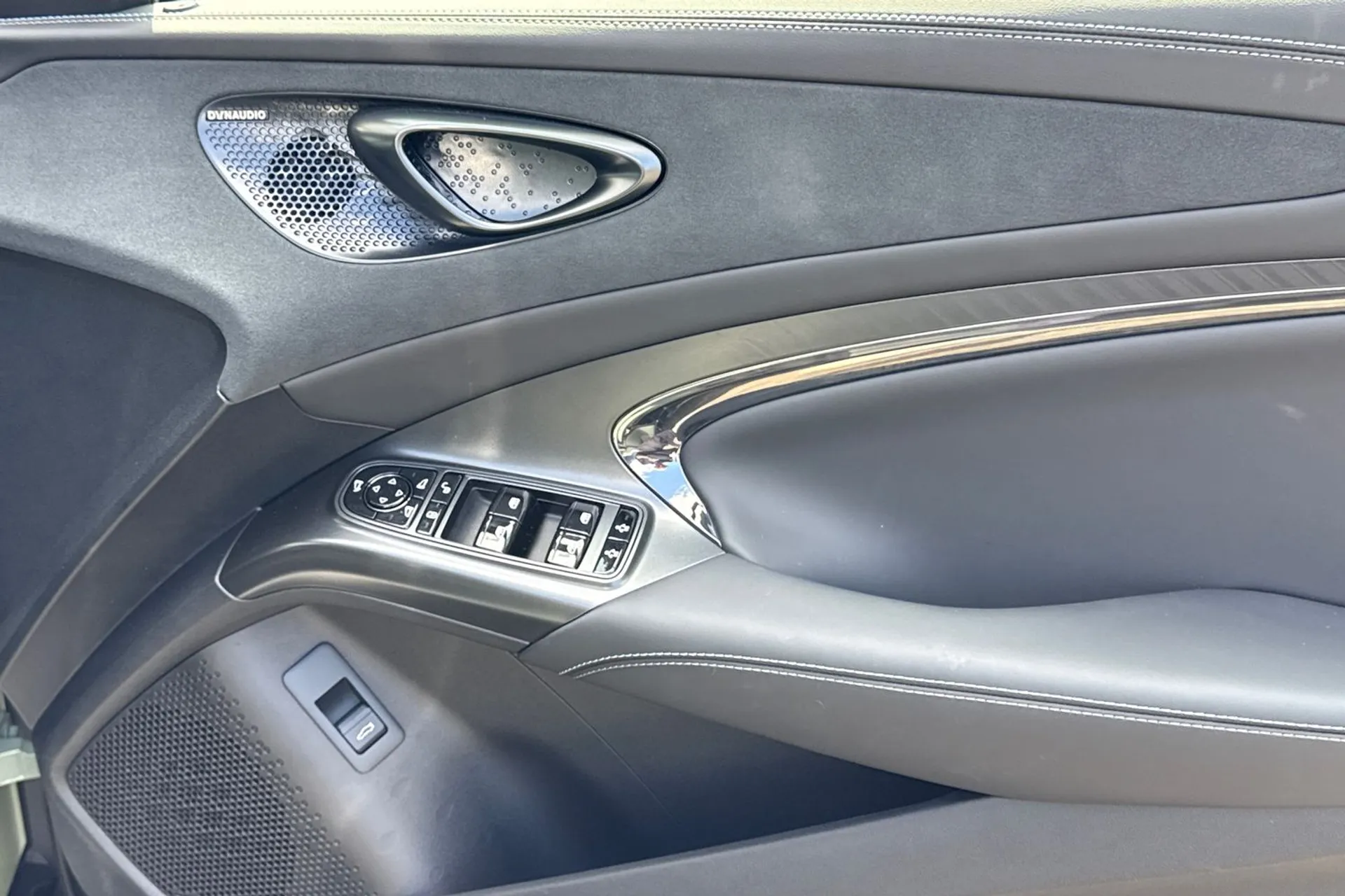 BYD SEAL thumbnail image number 39