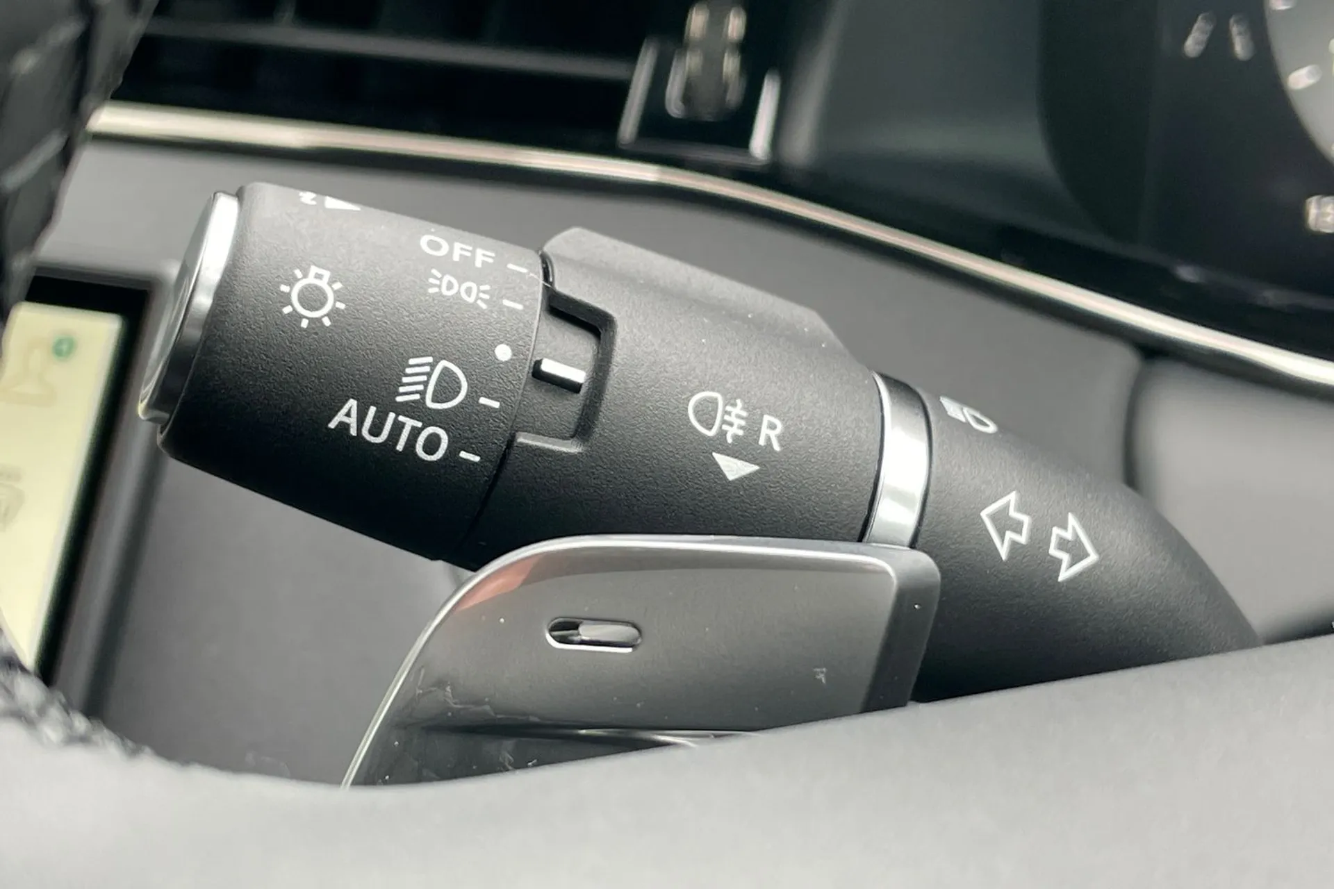 LAND ROVER RANGE ROVER EVOQUE thumbnail image number 32