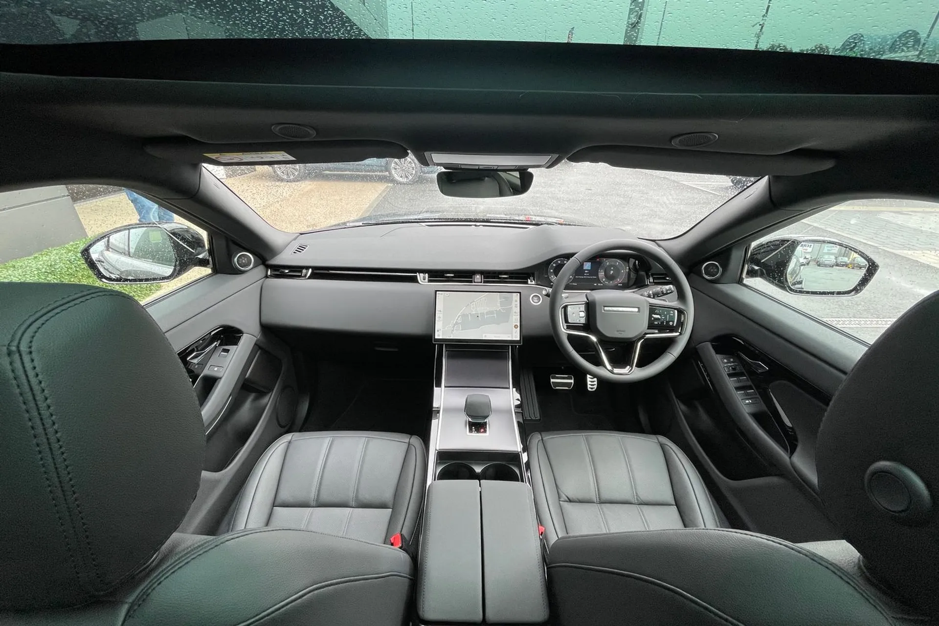 LAND ROVER RANGE ROVER EVOQUE thumbnail image number 3