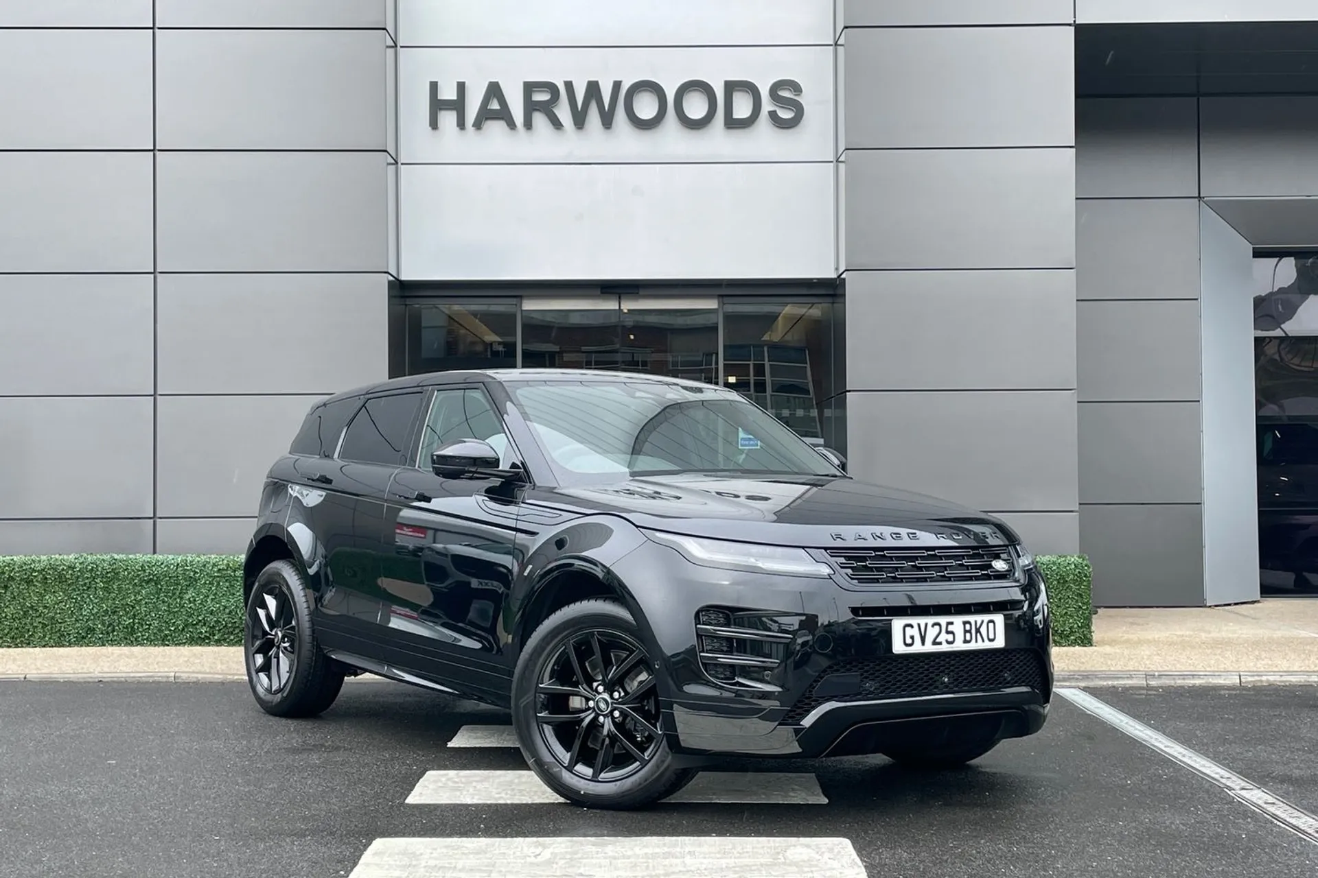 LAND ROVER RANGE ROVER EVOQUE focused image