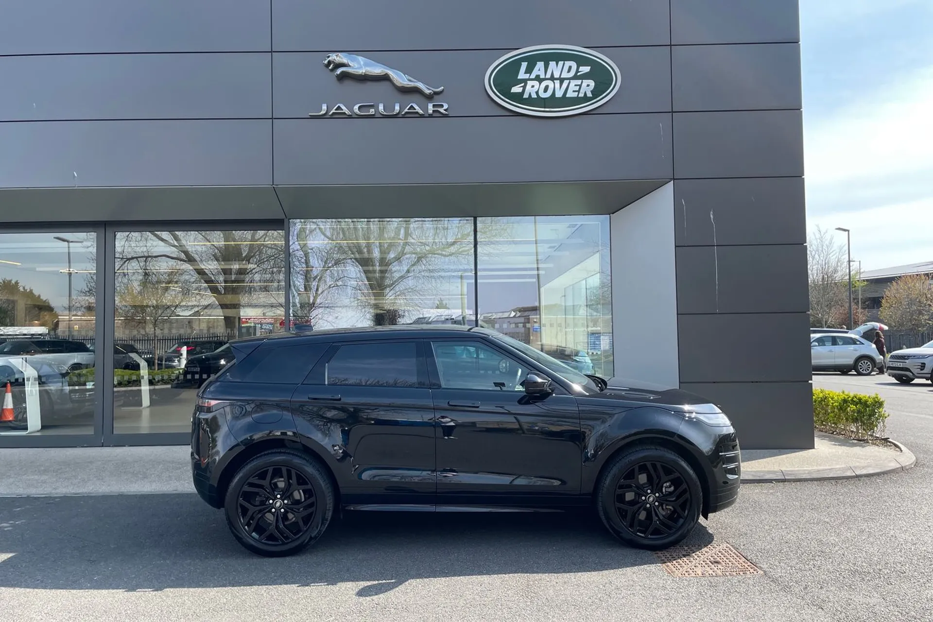 LAND ROVER RANGE ROVER EVOQUE thumbnail image number 2