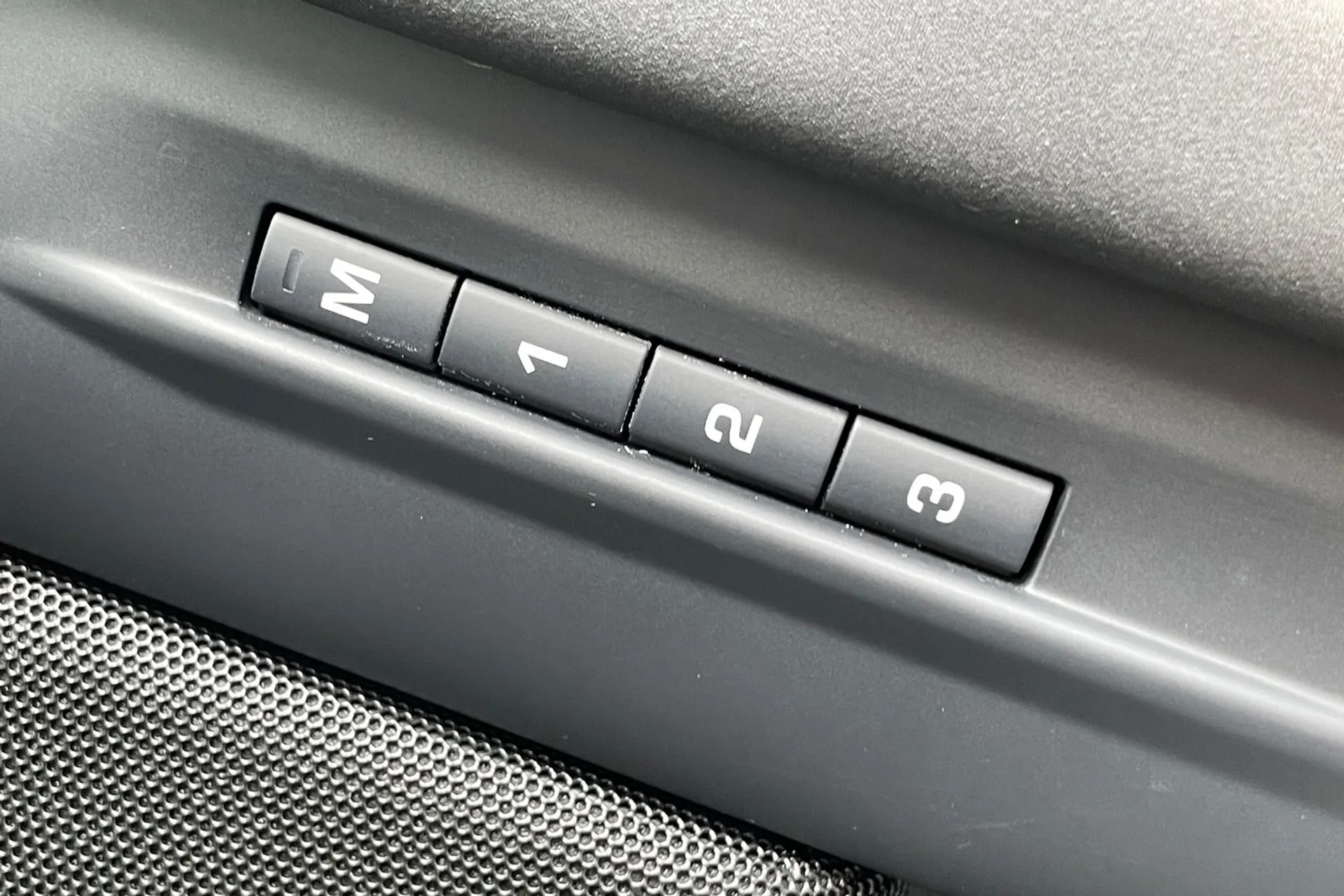LAND ROVER RANGE ROVER EVOQUE thumbnail image number 54