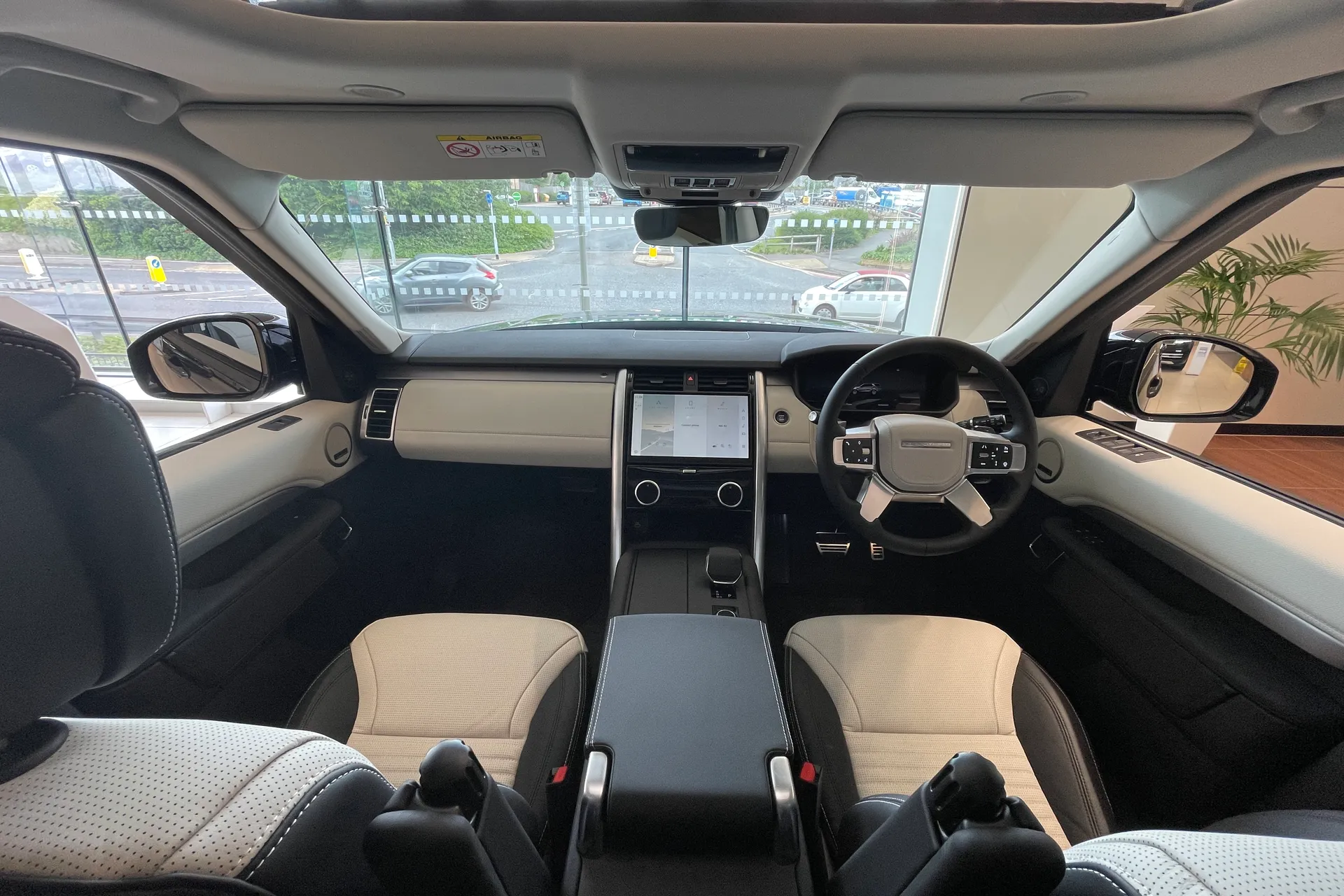 LAND ROVER DISCOVERY thumbnail image number 3