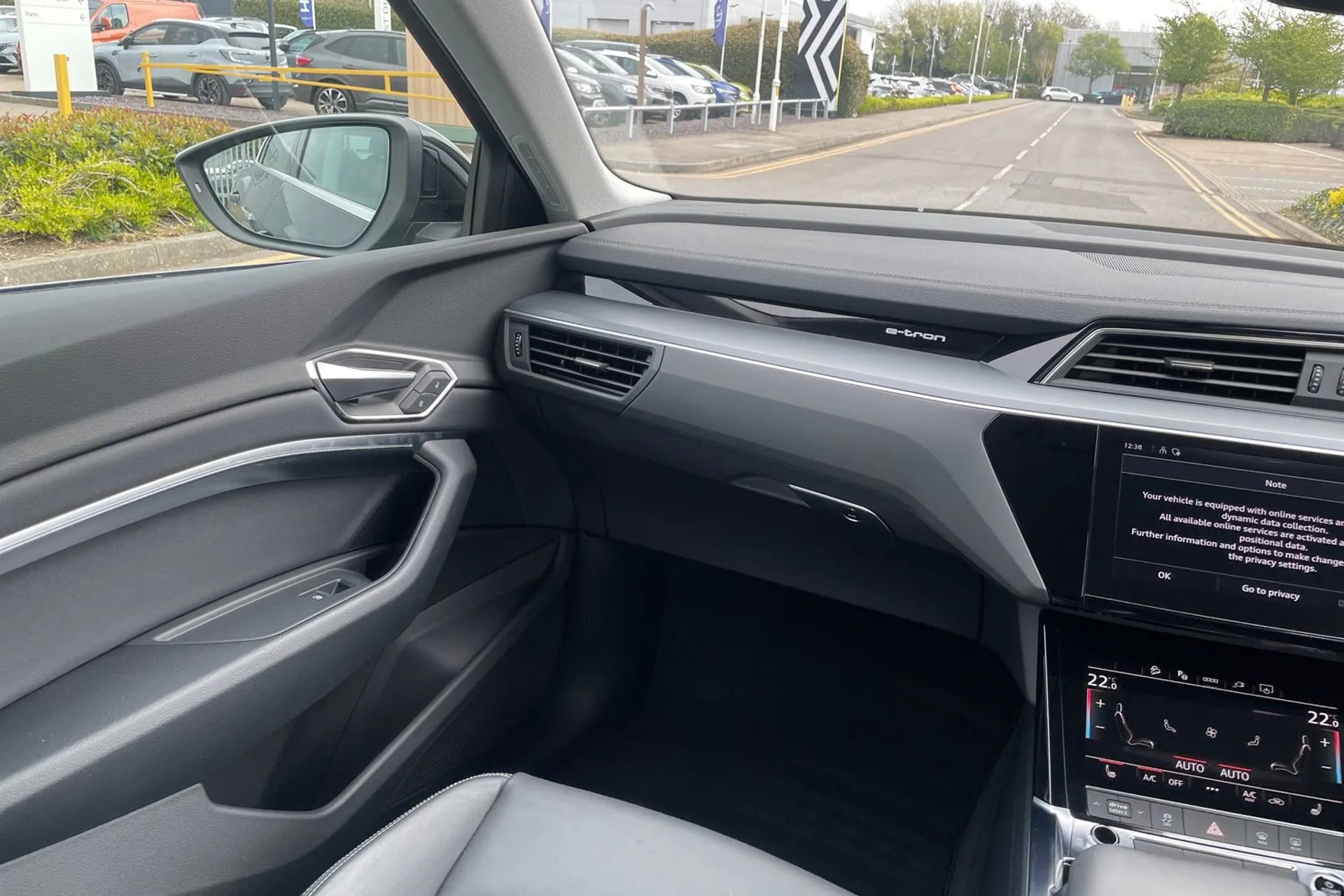 Audi Q8 thumbnail image number 34
