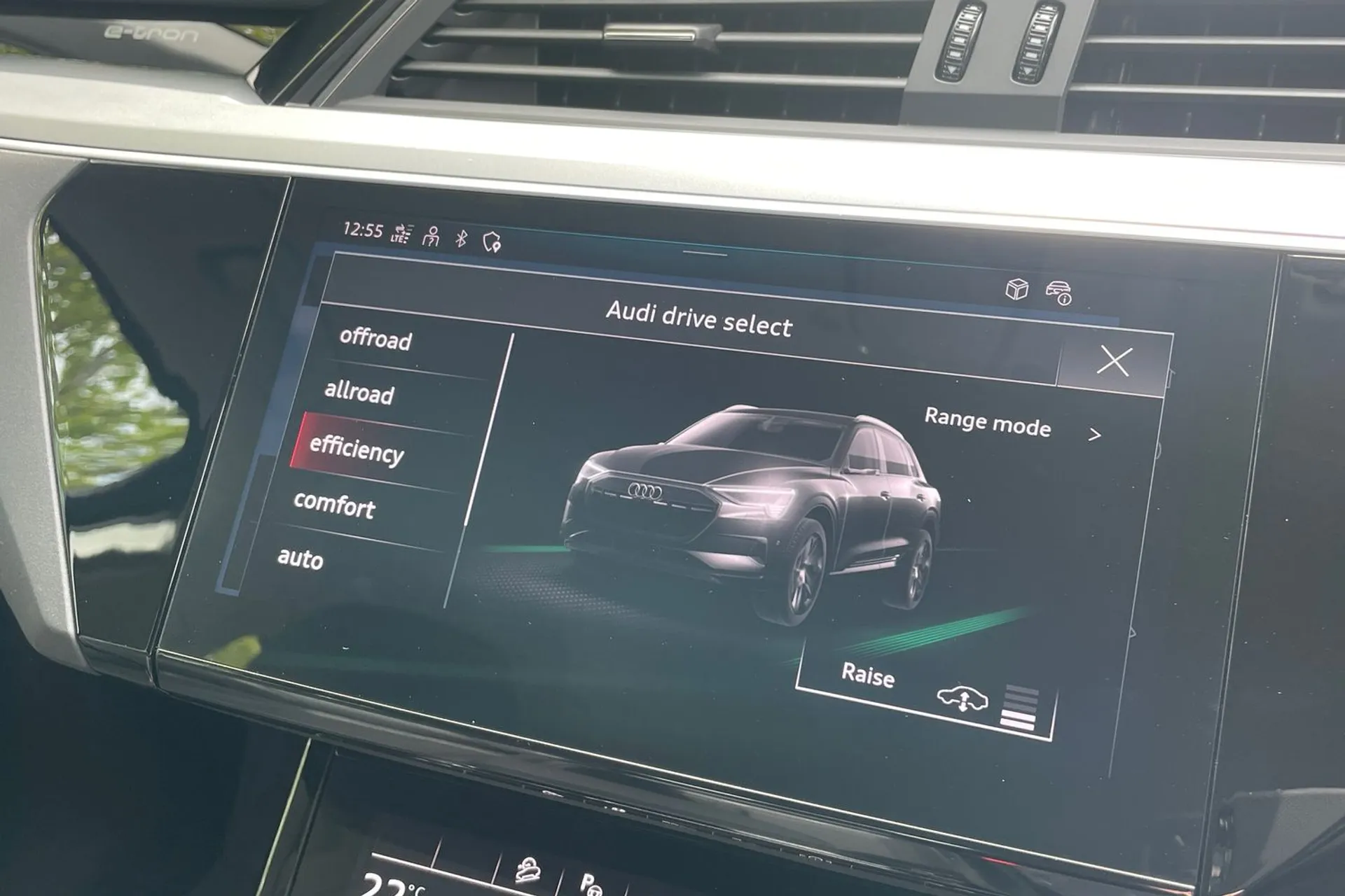 Audi Q8 thumbnail image number 43