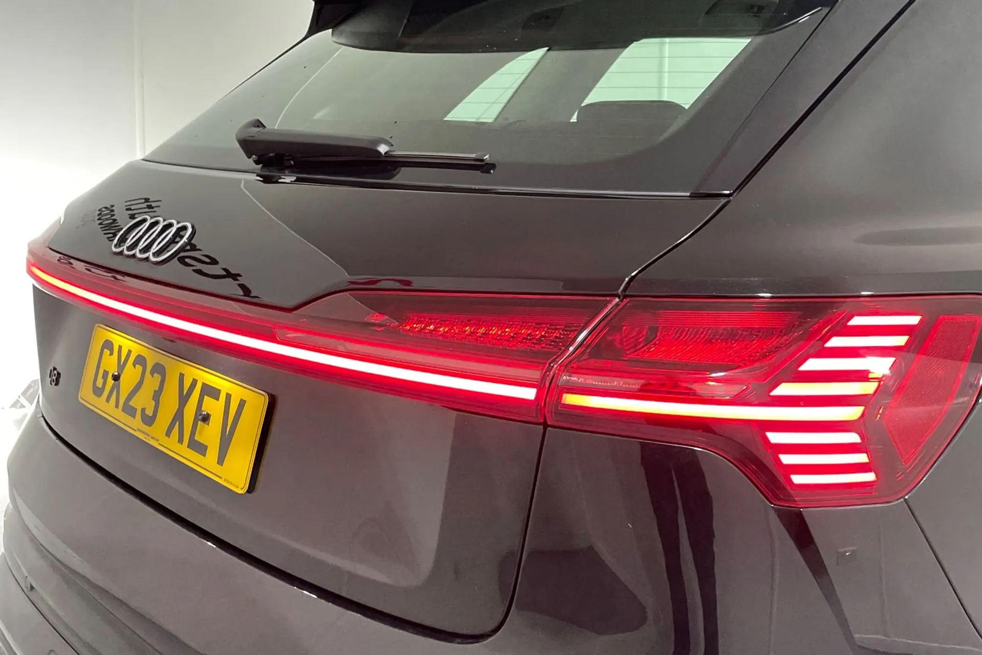Audi Q8 thumbnail image number 16
