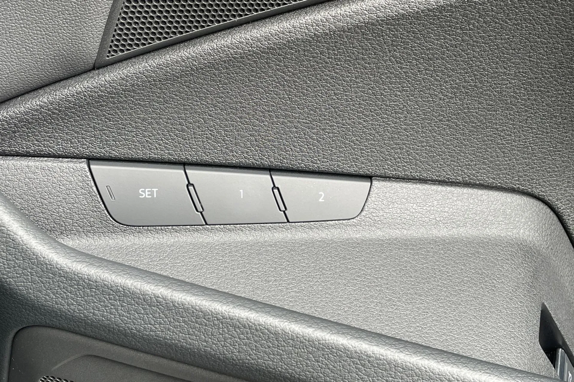 Audi Q8 thumbnail image number 51