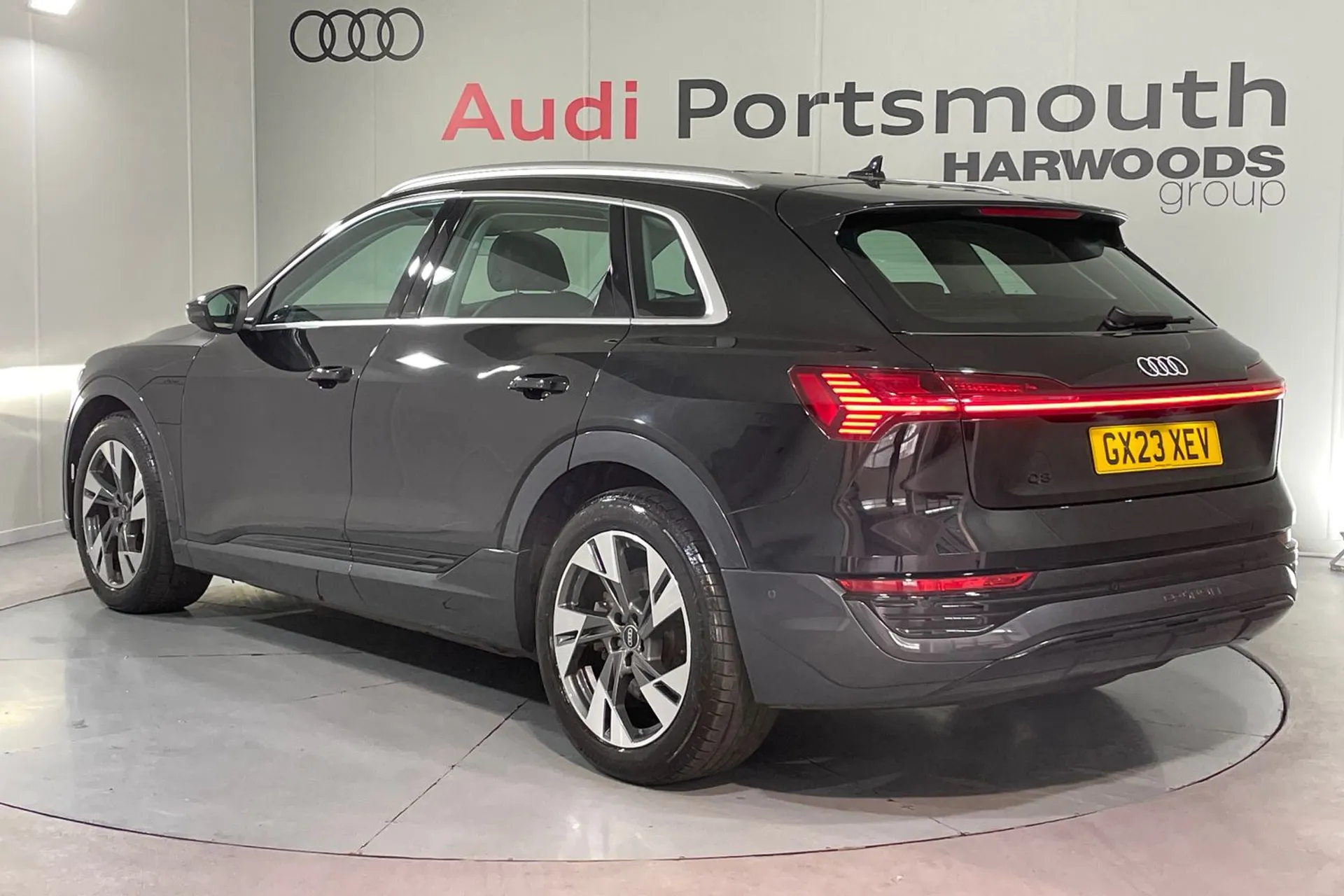 Audi Q8 thumbnail image number 8