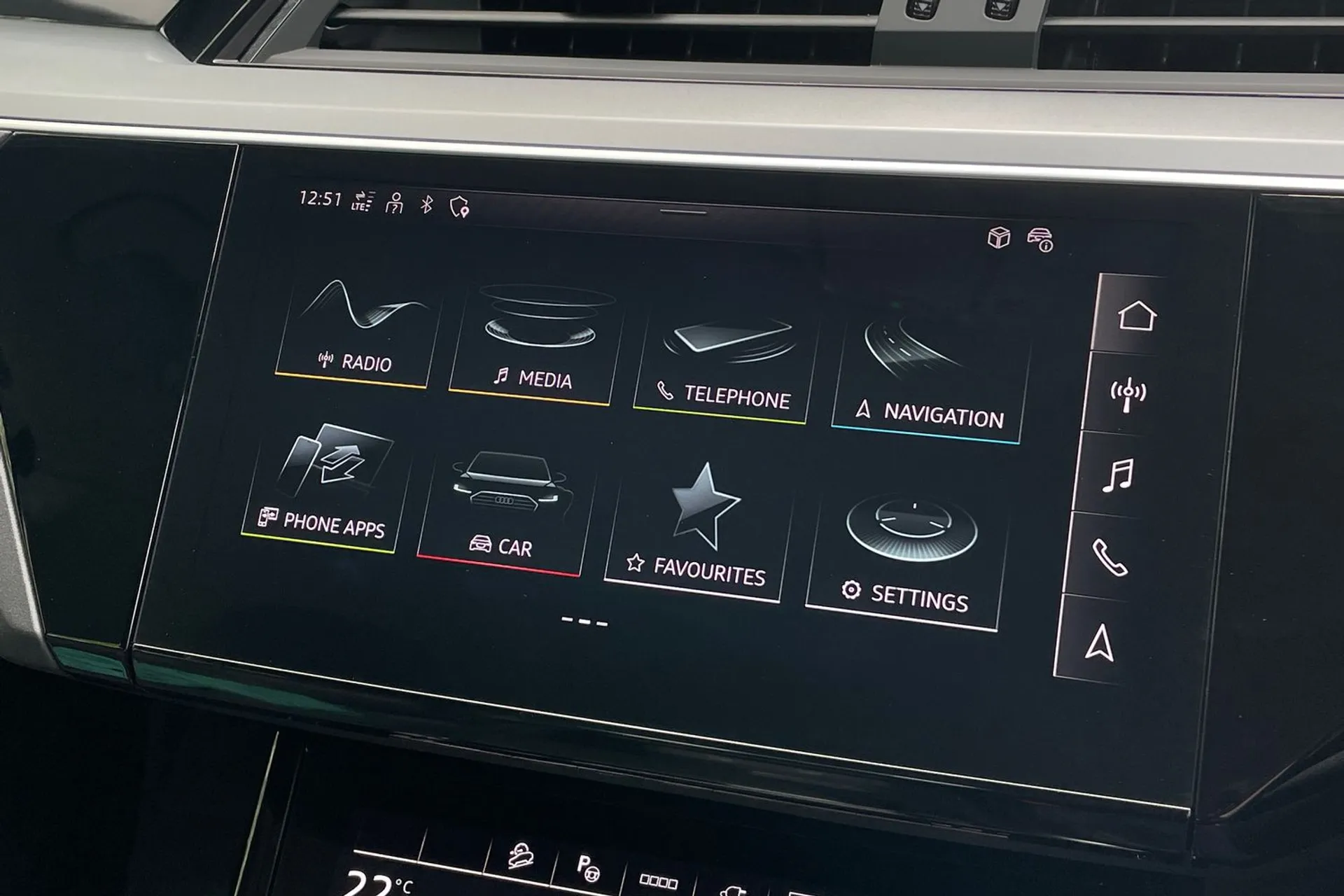 Audi Q8 thumbnail image number 39